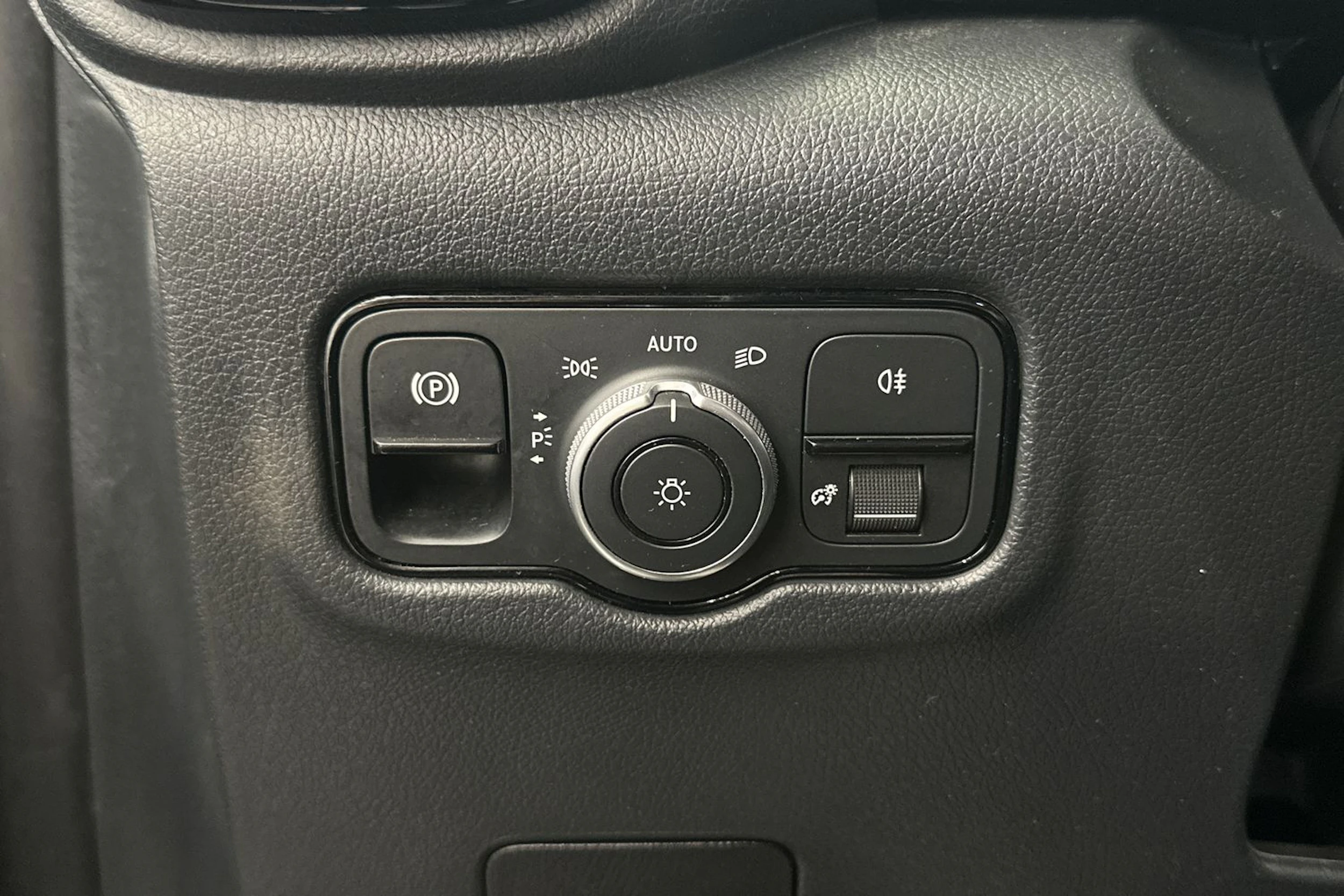 harmaa Mercedes-Benz Vito 2025 kuva 13.