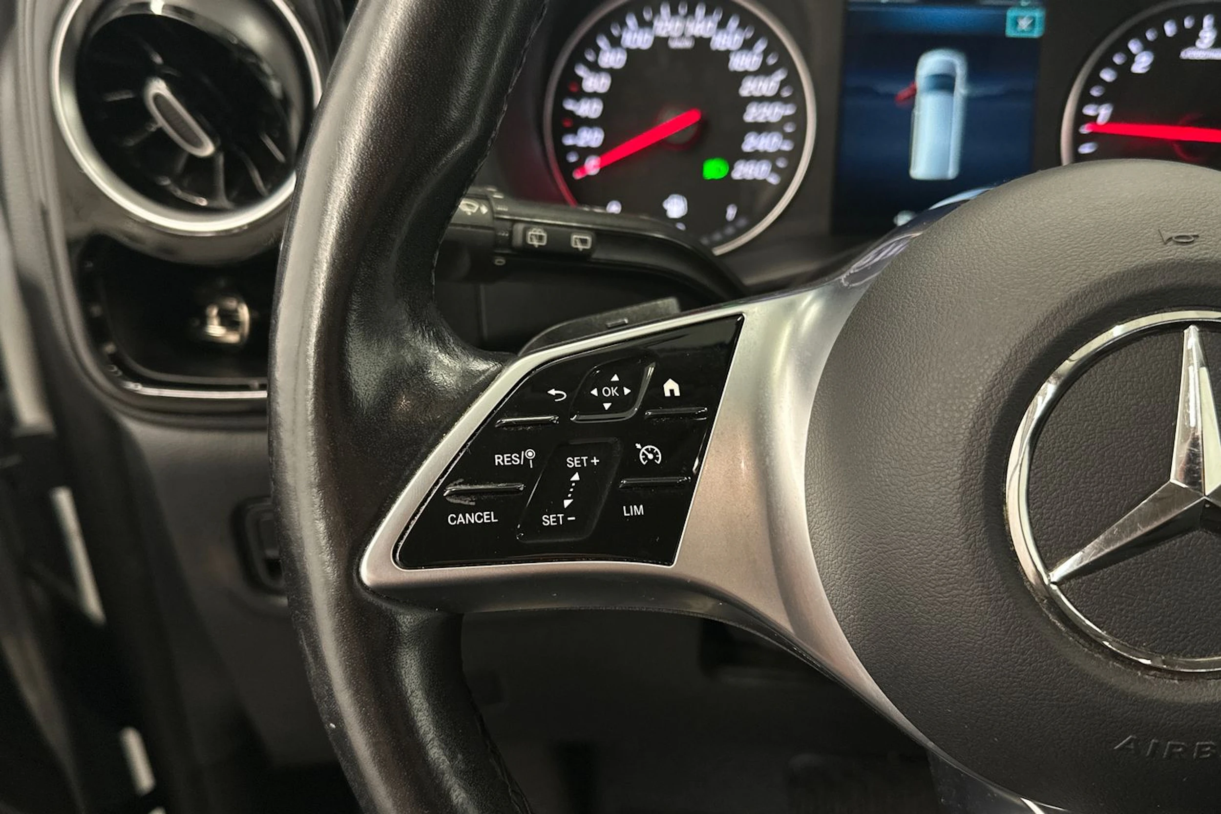 harmaa Mercedes-Benz Vito 2025 kuva 14.