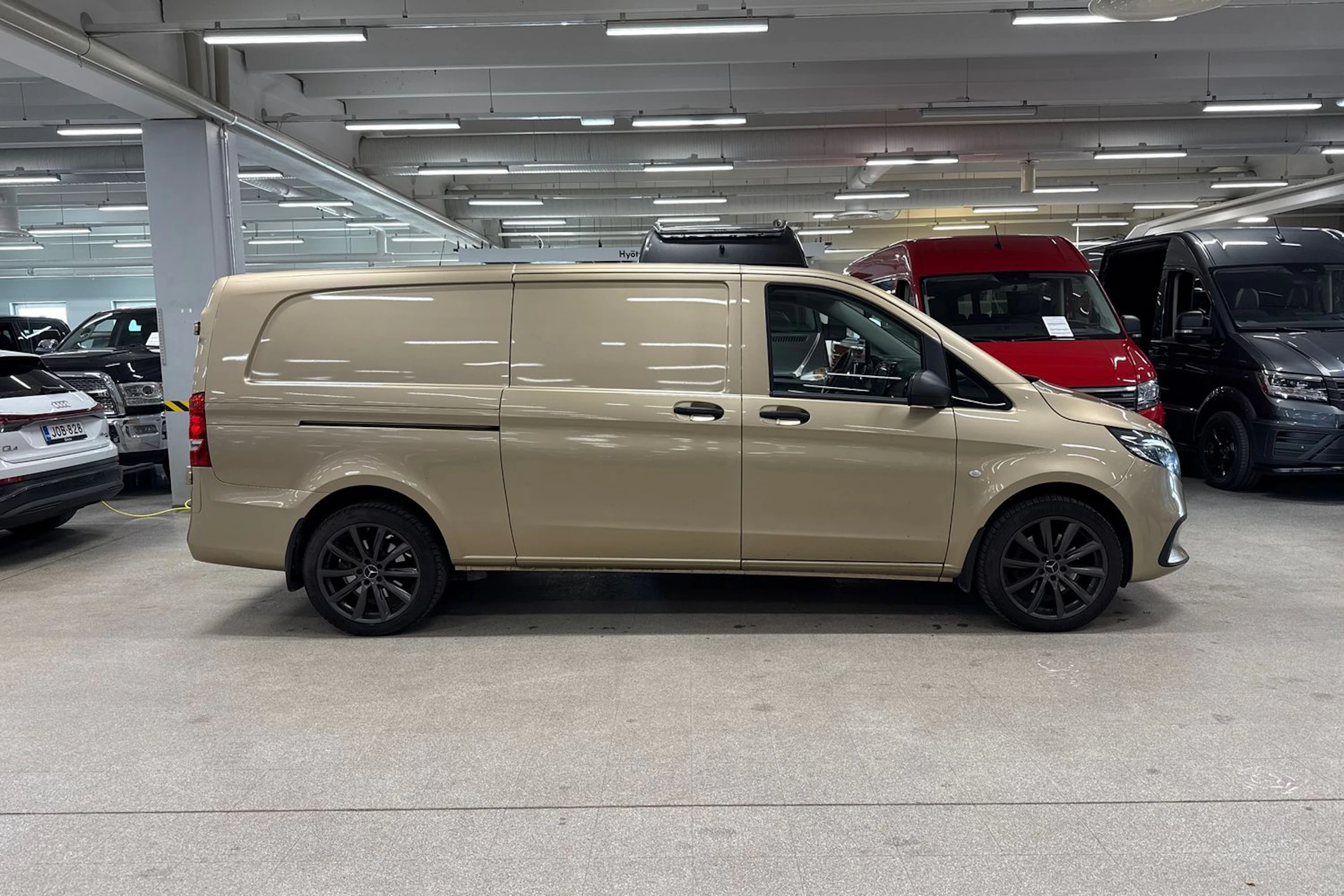 Ruskea (beige) Mercedes-Benz VITO 2025 kuva 4.