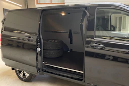 musta Mercedes-Benz Vito 2026 kuva 13.
