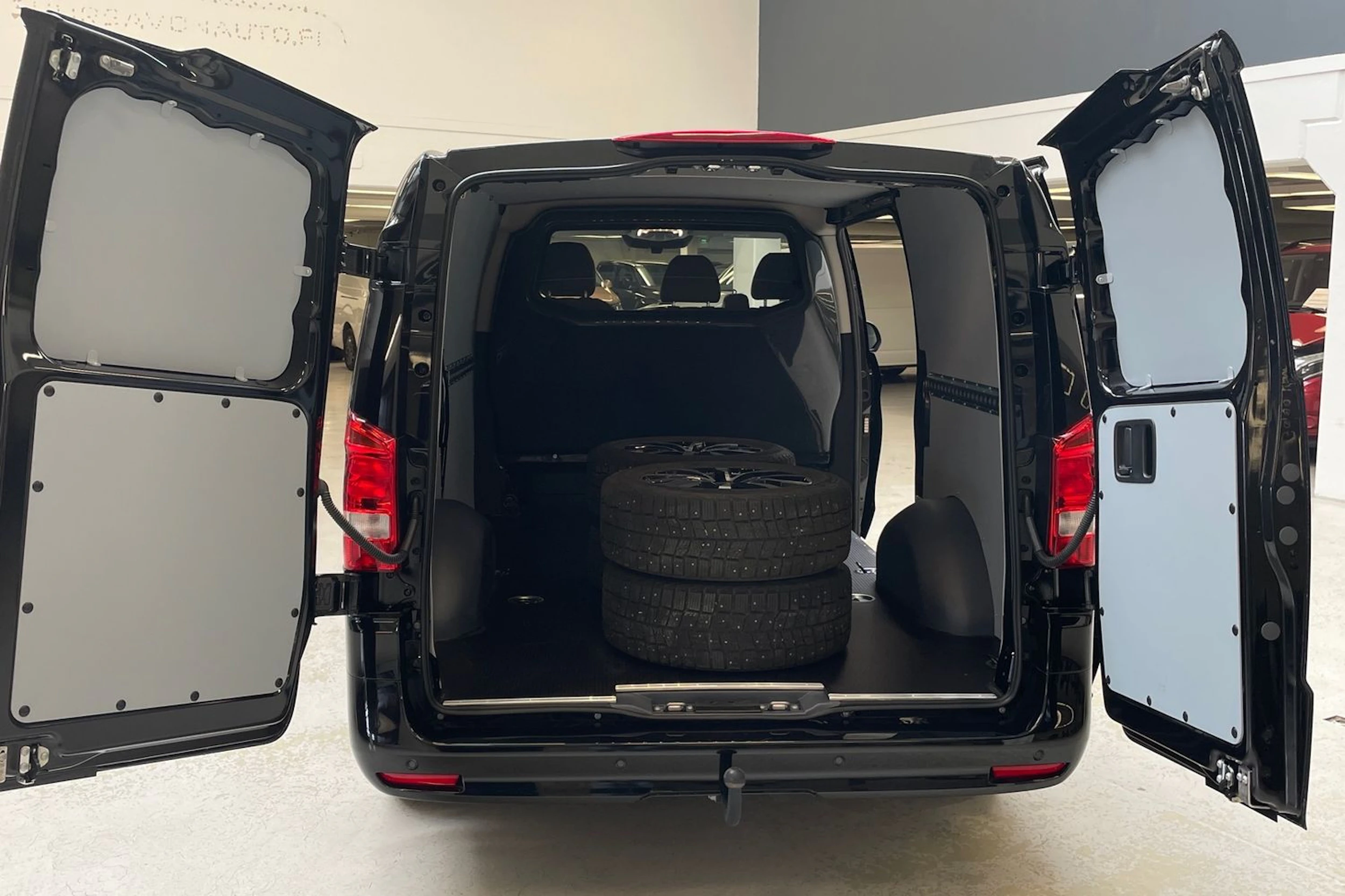 musta Mercedes-Benz Vito 2026 kuva 15.