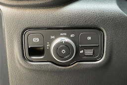 musta Mercedes-Benz Vito 2026 kuva 17.