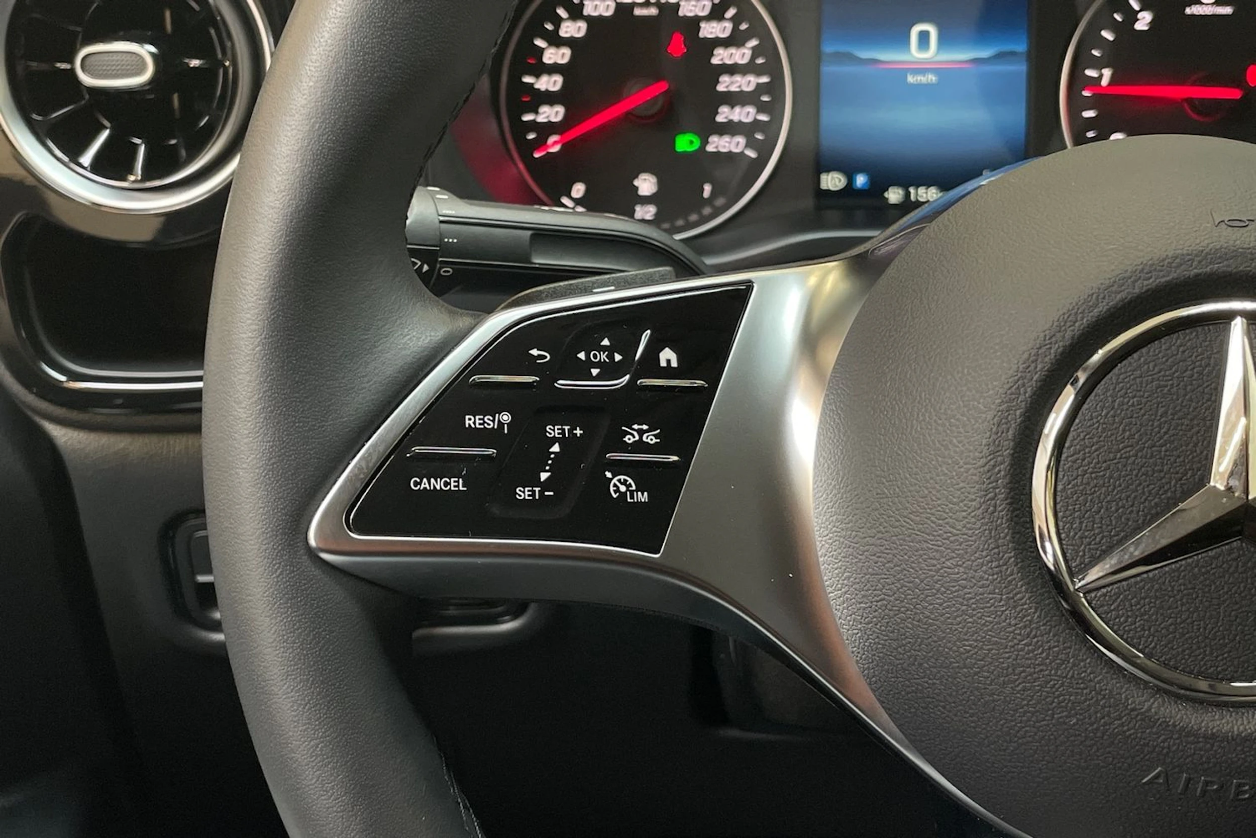 musta Mercedes-Benz Vito 2026 kuva 19.