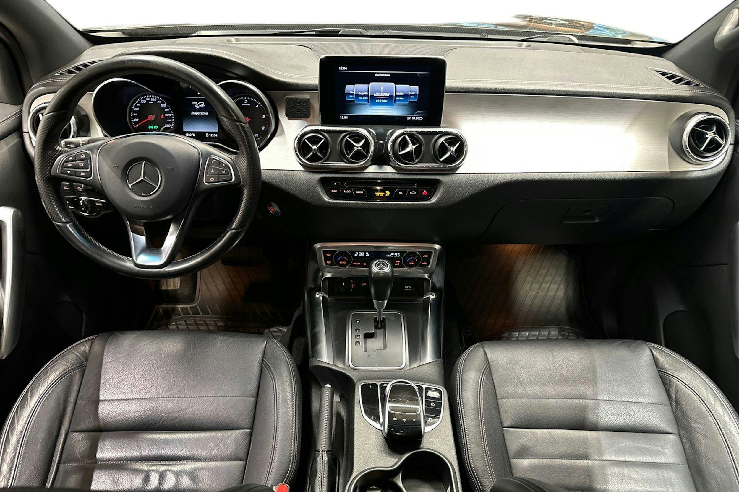 ruskea (beige) Mercedes-Benz X 2017 kuva 9.