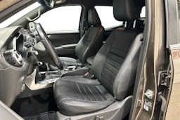 ruskea (beige) Mercedes-Benz X 2017 kuva 10.