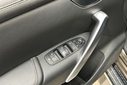 ruskea (beige) Mercedes-Benz X 2017 kuva 14.