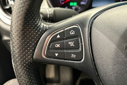 ruskea (beige) Mercedes-Benz X 2017 kuva 16.