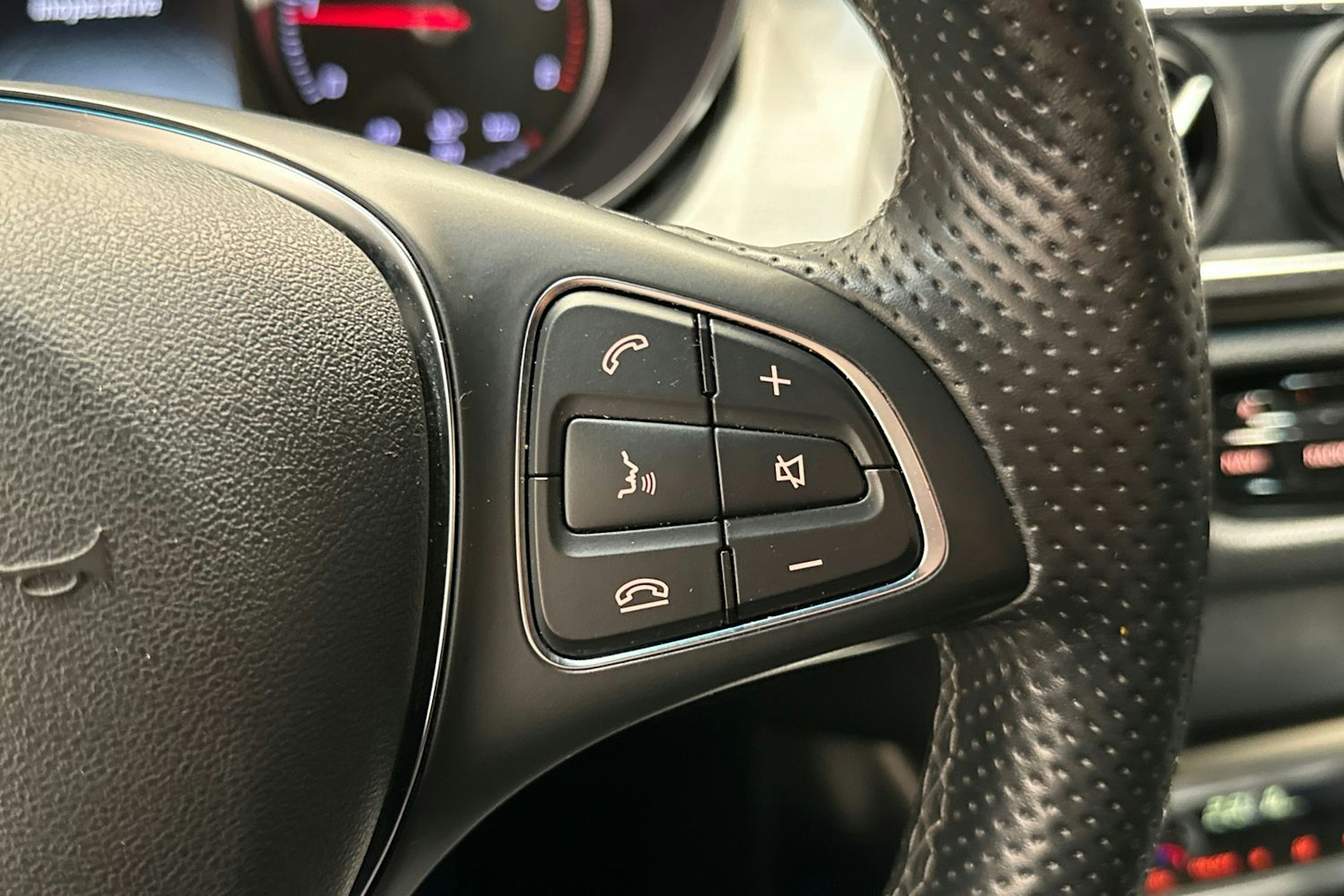 ruskea (beige) Mercedes-Benz X 2017 kuva 17.