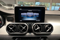 ruskea (beige) Mercedes-Benz X 2017 kuva 19.