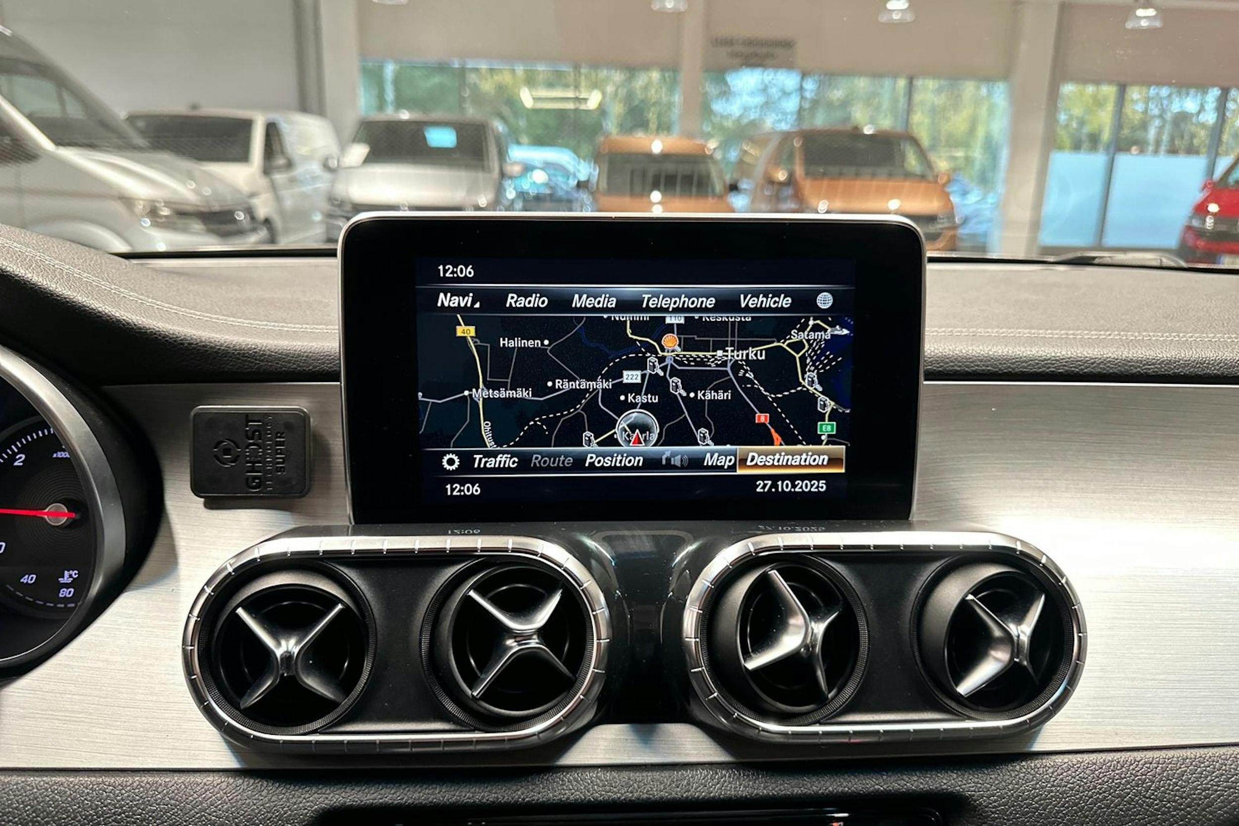 ruskea (beige) Mercedes-Benz X 2017 kuva 22.