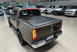 ruskea (beige) Mercedes-Benz X 2017 kuva 32.