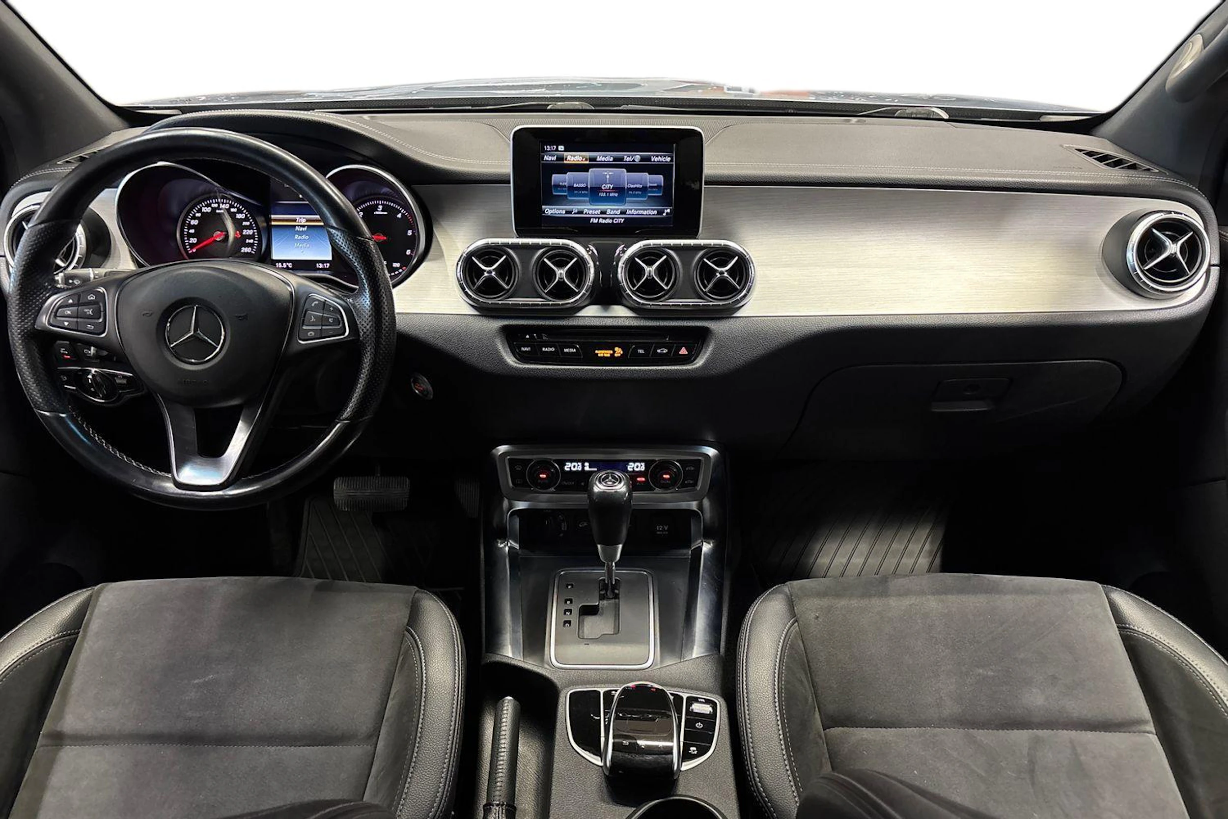 met. harmaa Mercedes-Benz X 2017 kuva 9.