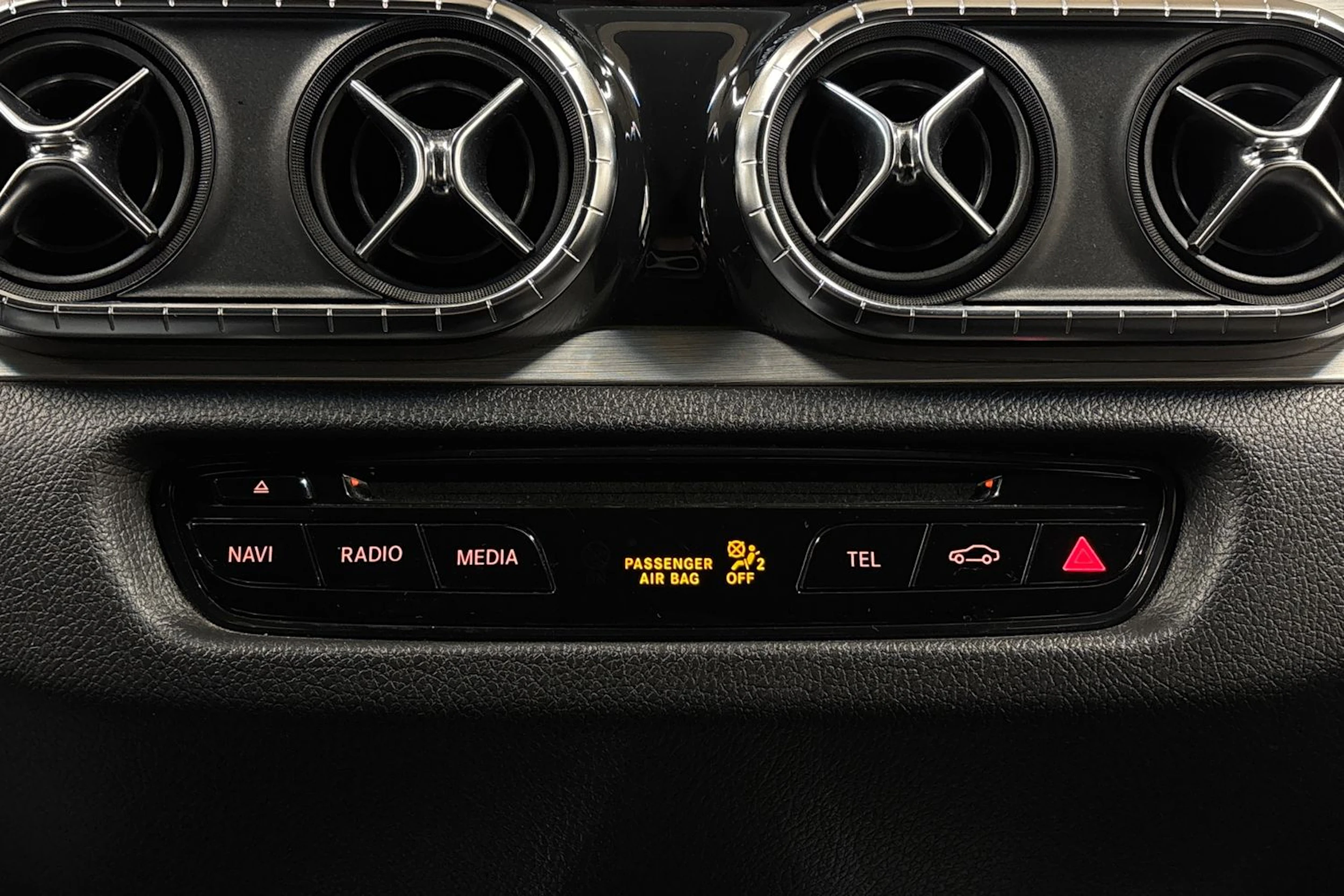 met. harmaa Mercedes-Benz X 2017 kuva 25.