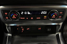 met. harmaa Mercedes-Benz X 2017 kuva 27.