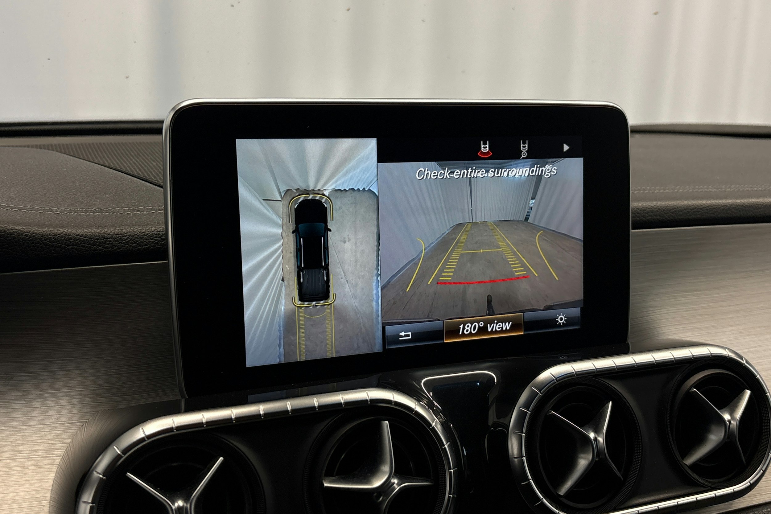 musta Mercedes-Benz X 2017 kuva 17.
