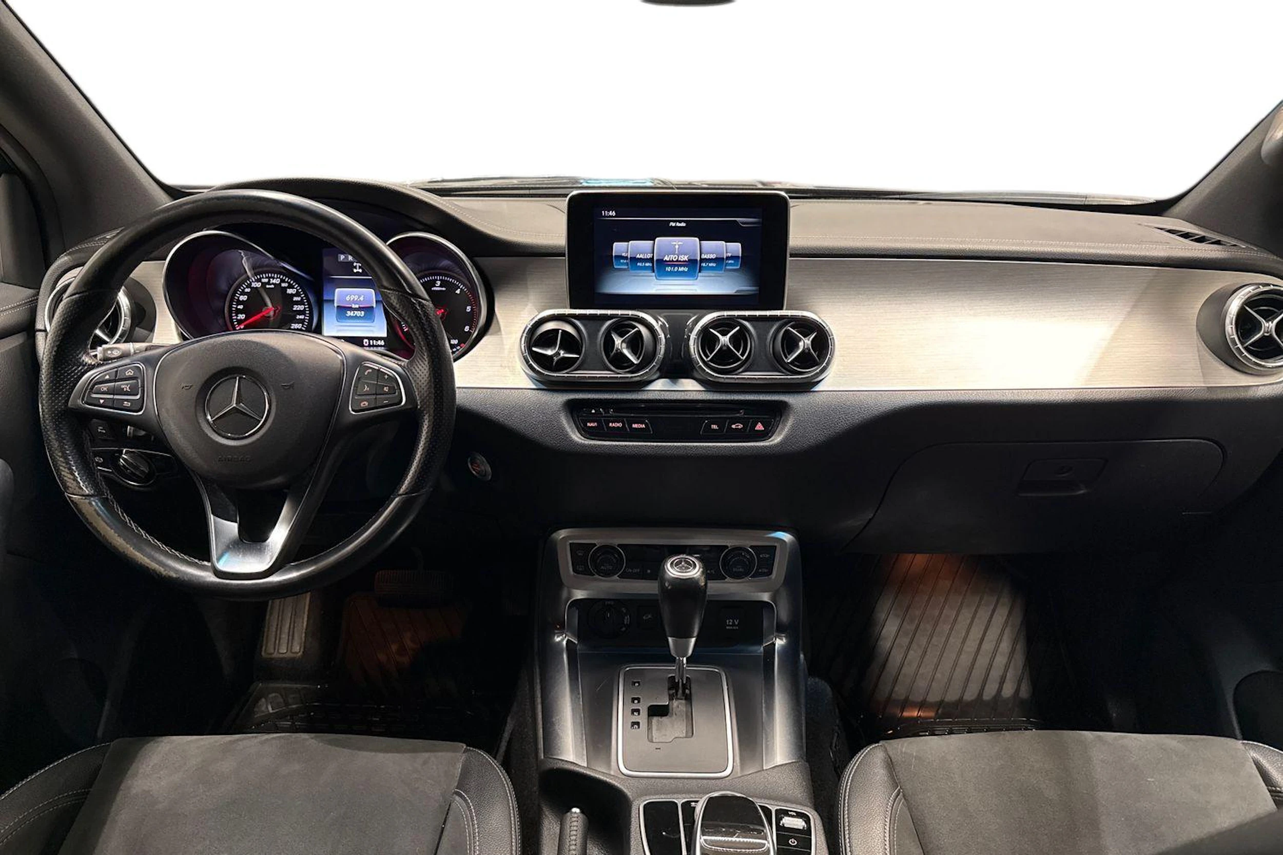 harmaa Mercedes-Benz X 2018 kuva 9.