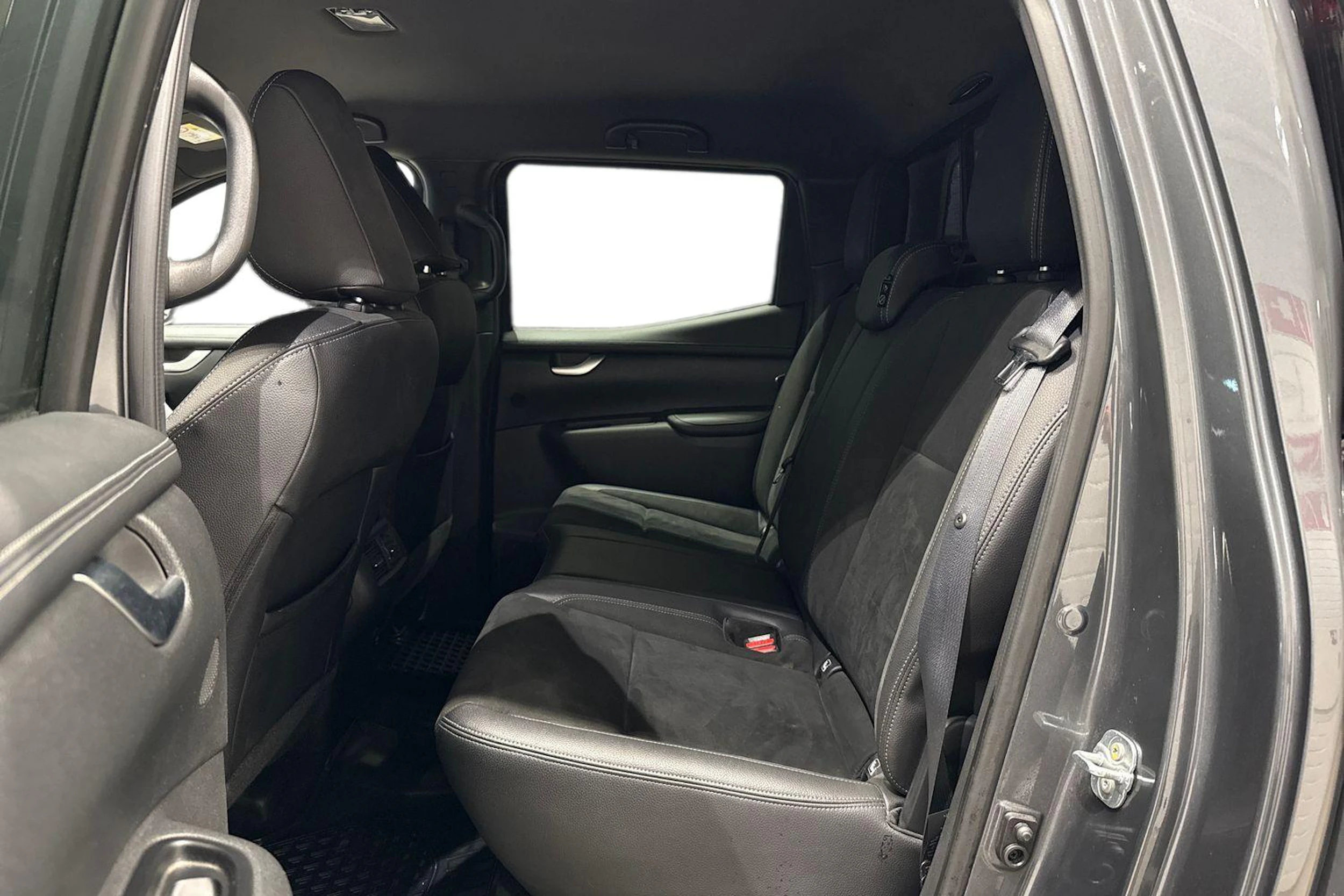 harmaa Mercedes-Benz X 2018 kuva 11.