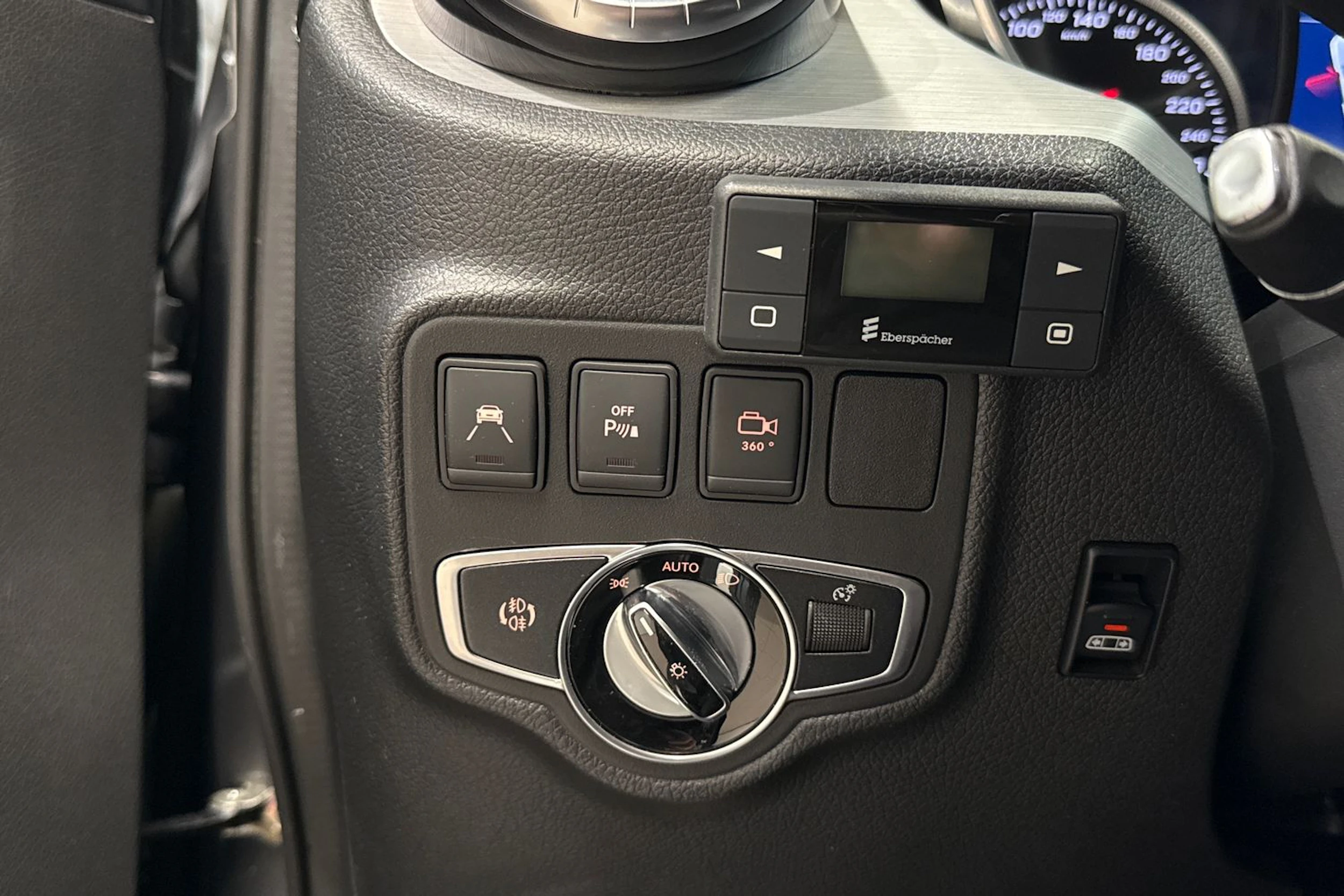 harmaa Mercedes-Benz X 2018 kuva 27.