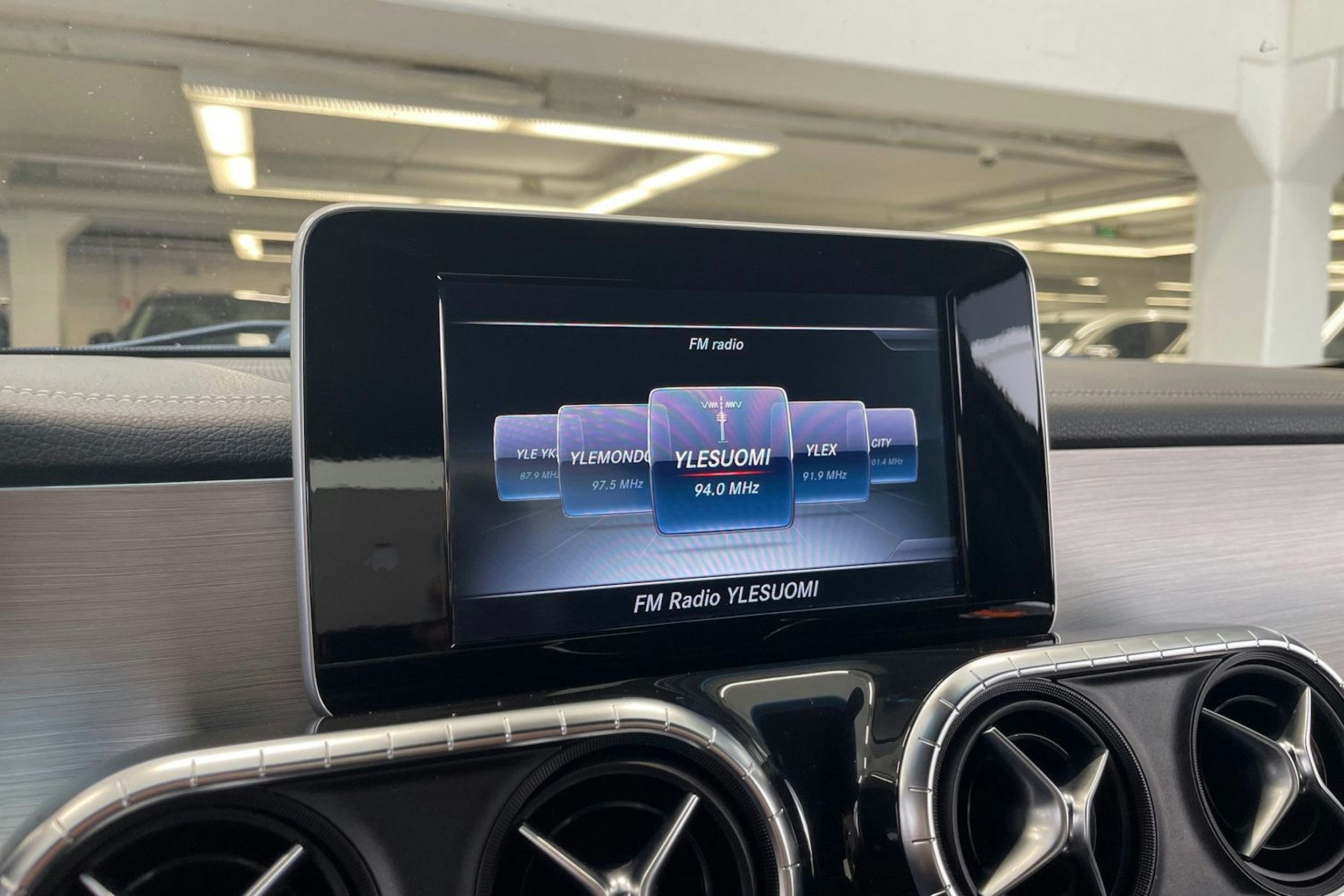 harmaa Mercedes-Benz X 2018 kuva 21.