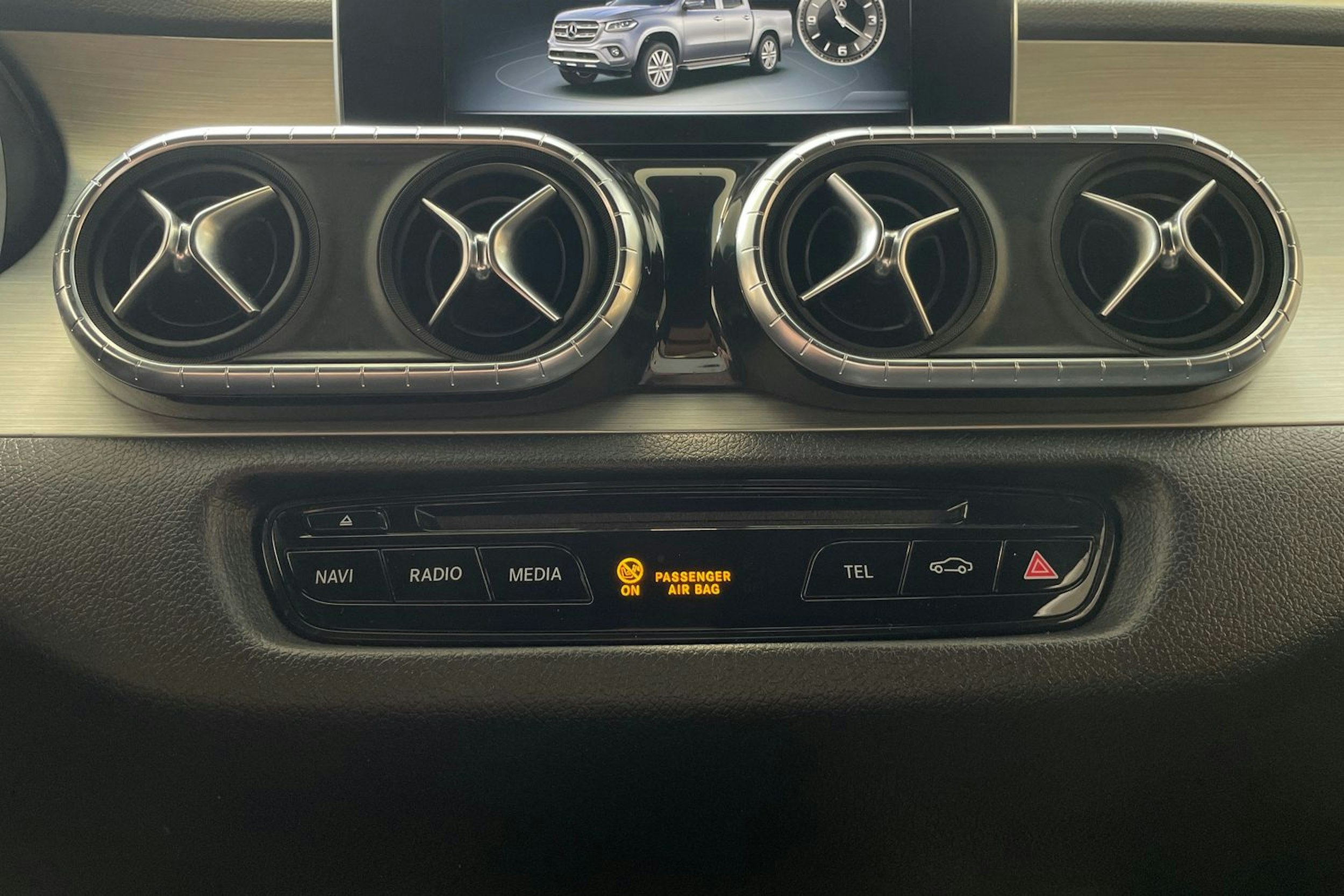 harmaa Mercedes-Benz X 2018 kuva 25.