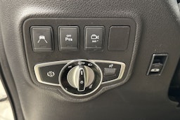 valkoinen Mercedes-Benz X 2018 kuva 16.