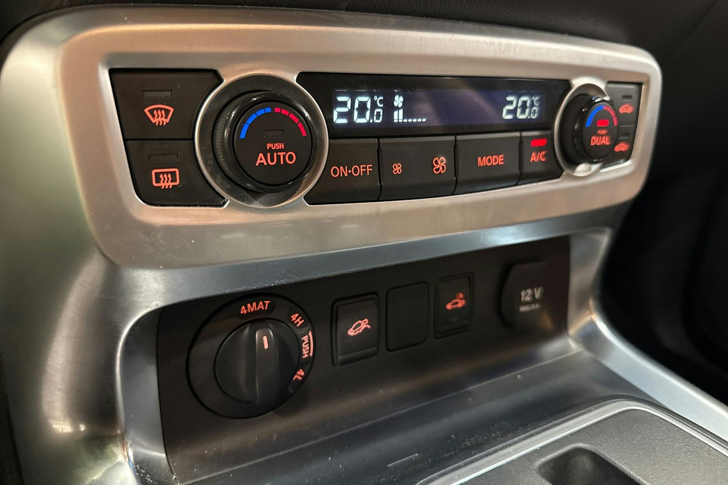 valkoinen Mercedes-Benz X 2018 kuva 19.