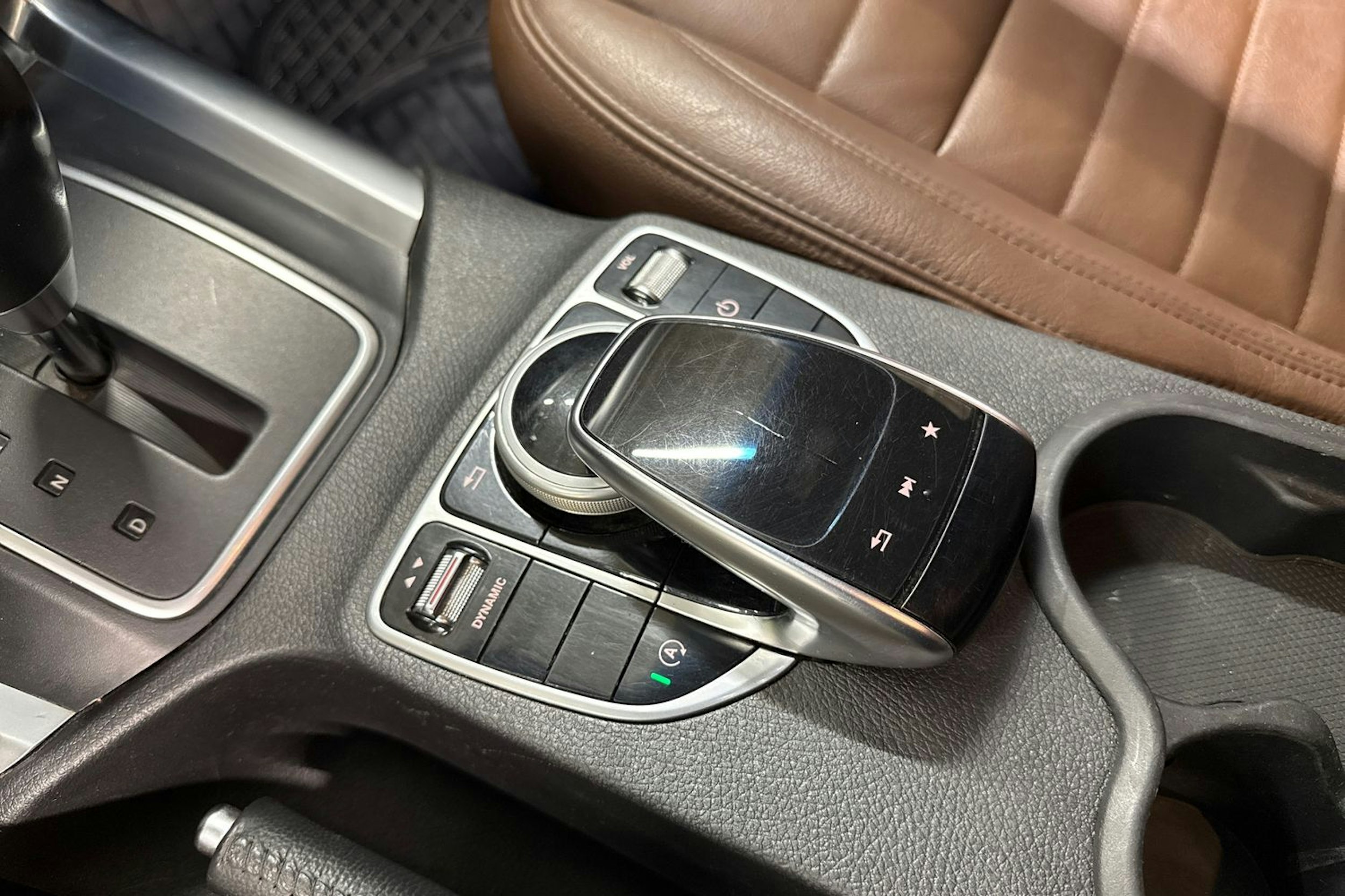 valkoinen Mercedes-Benz X 2018 kuva 20.