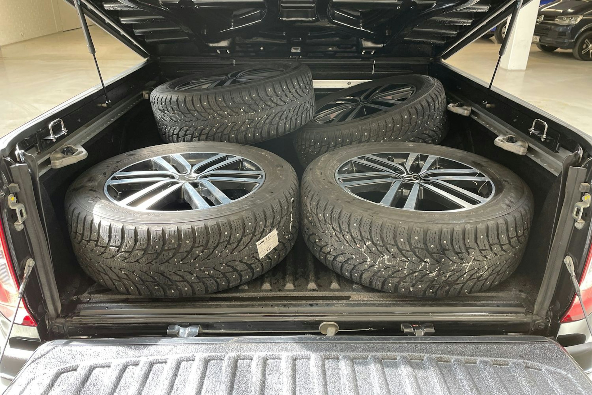 musta Mercedes-Benz X 2018 kuva 13.
