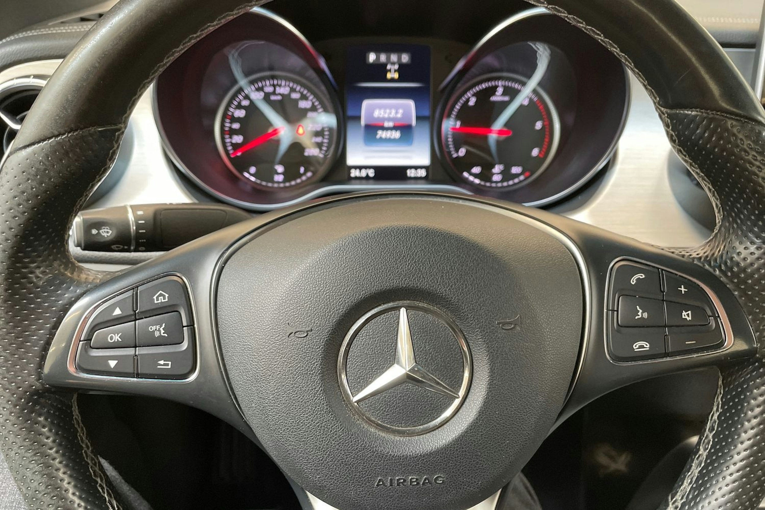 musta Mercedes-Benz X 2018 kuva 15.