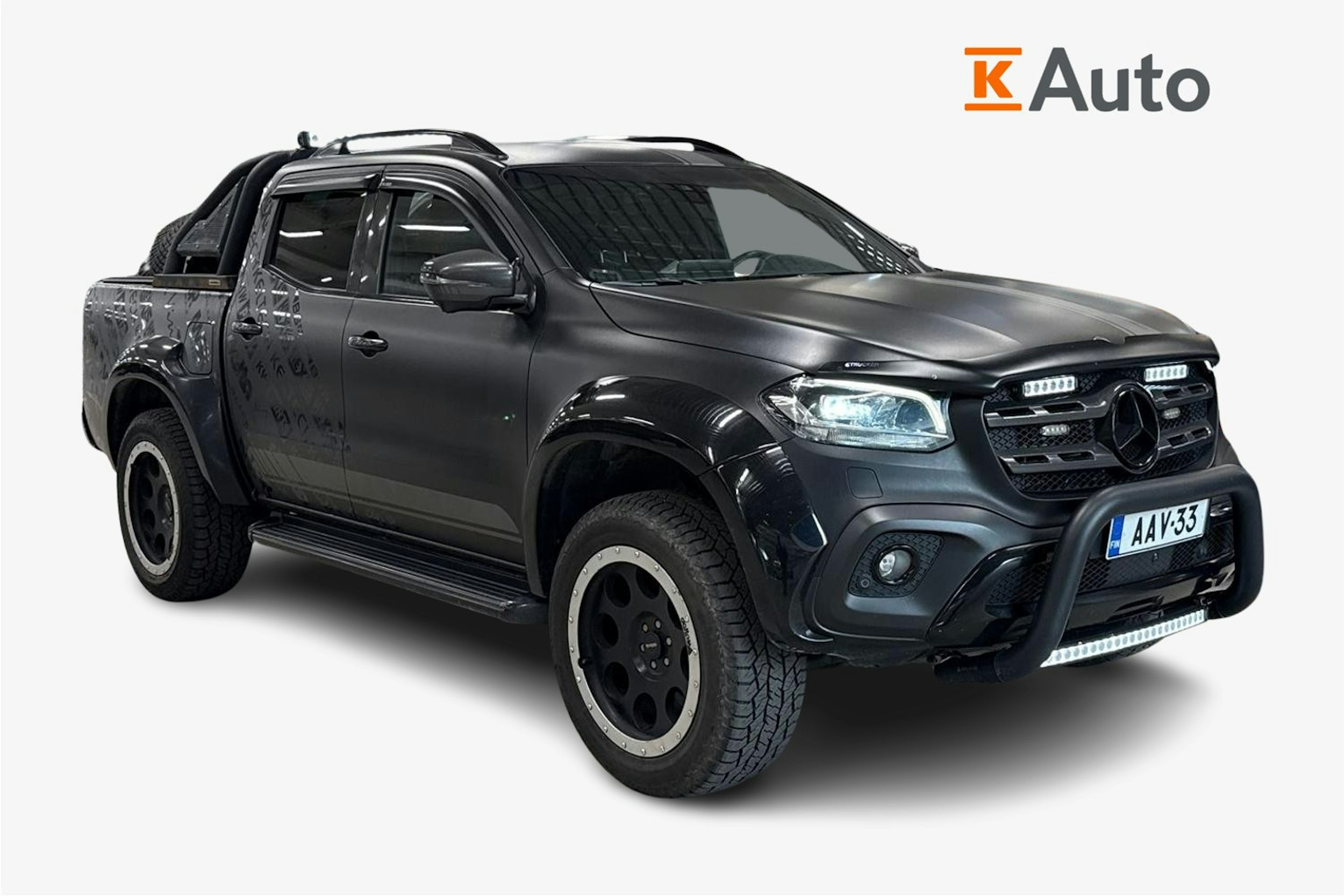 musta Mercedes-Benz X 2019 kuva 1.