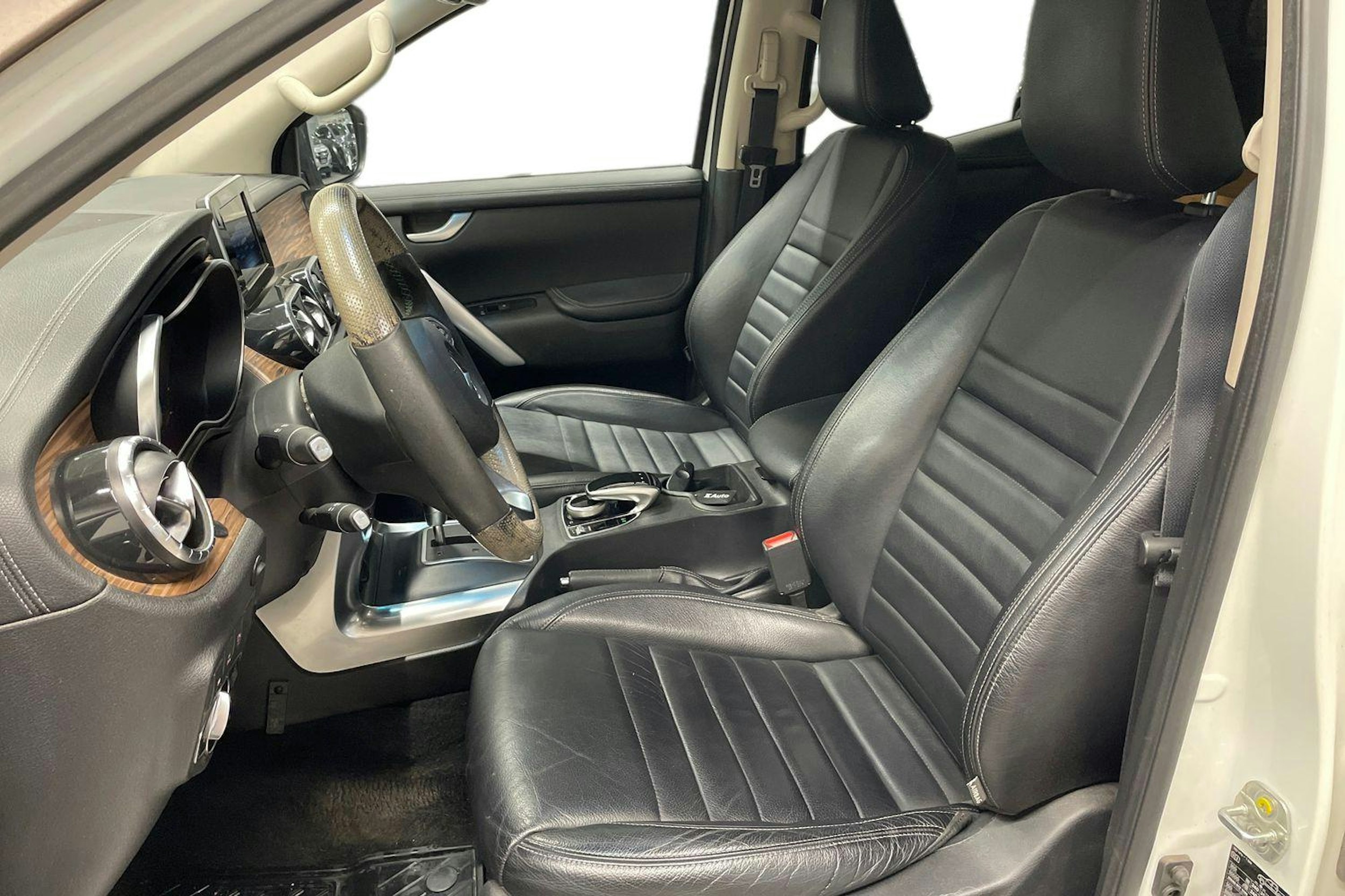 valkoinen Mercedes-Benz X 2019 kuva 7.