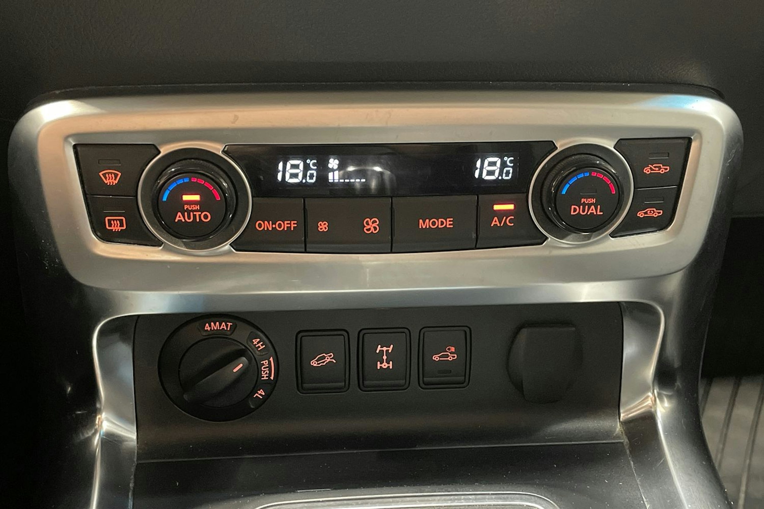 valkoinen Mercedes-Benz X 2019 kuva 16.