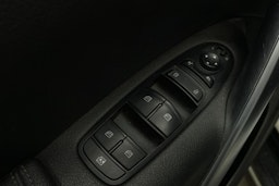 valkoinen Mercedes-Benz X 2019 kuva 20.