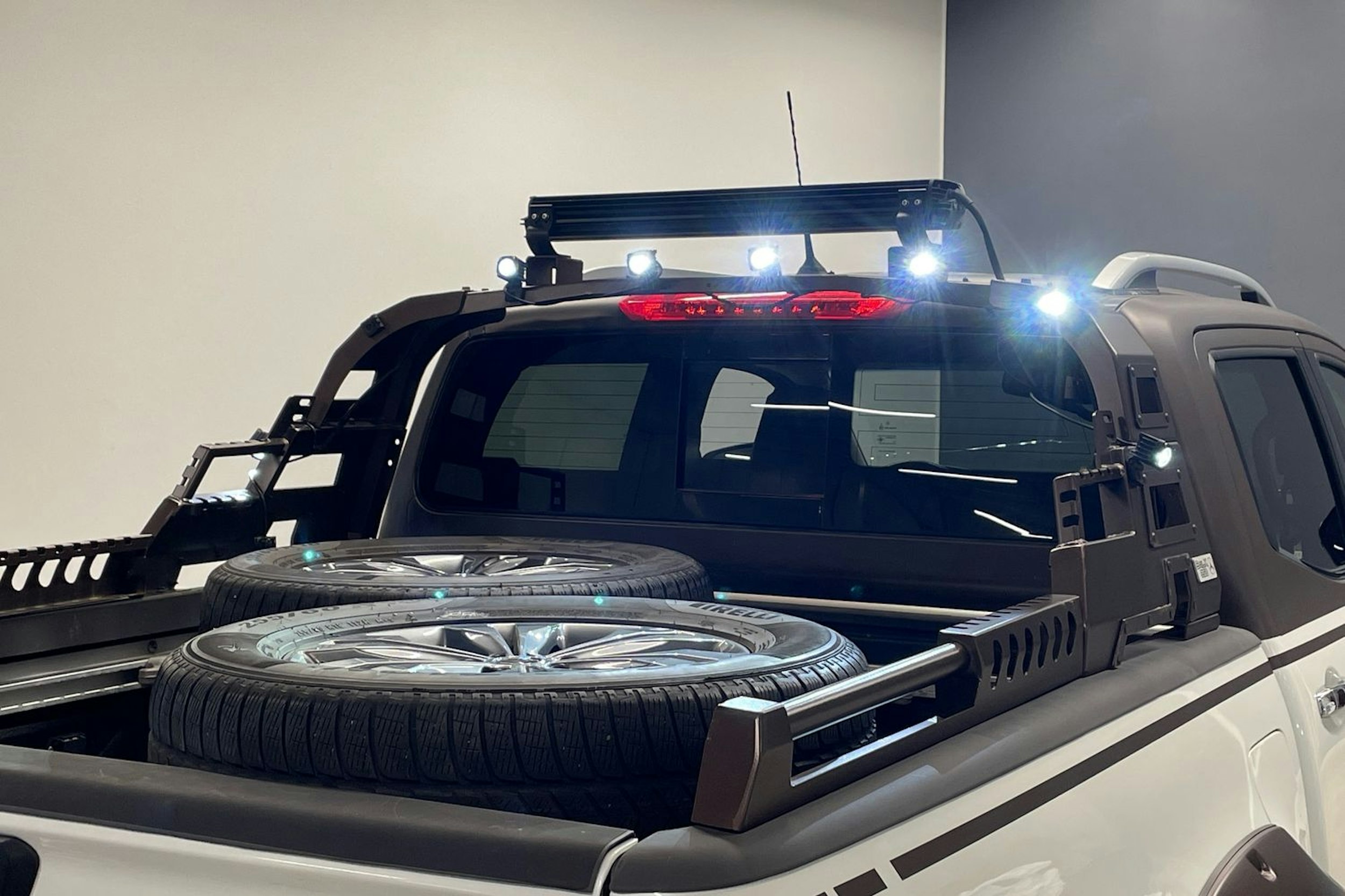 valkoinen Mercedes-Benz X 2019 kuva 23.