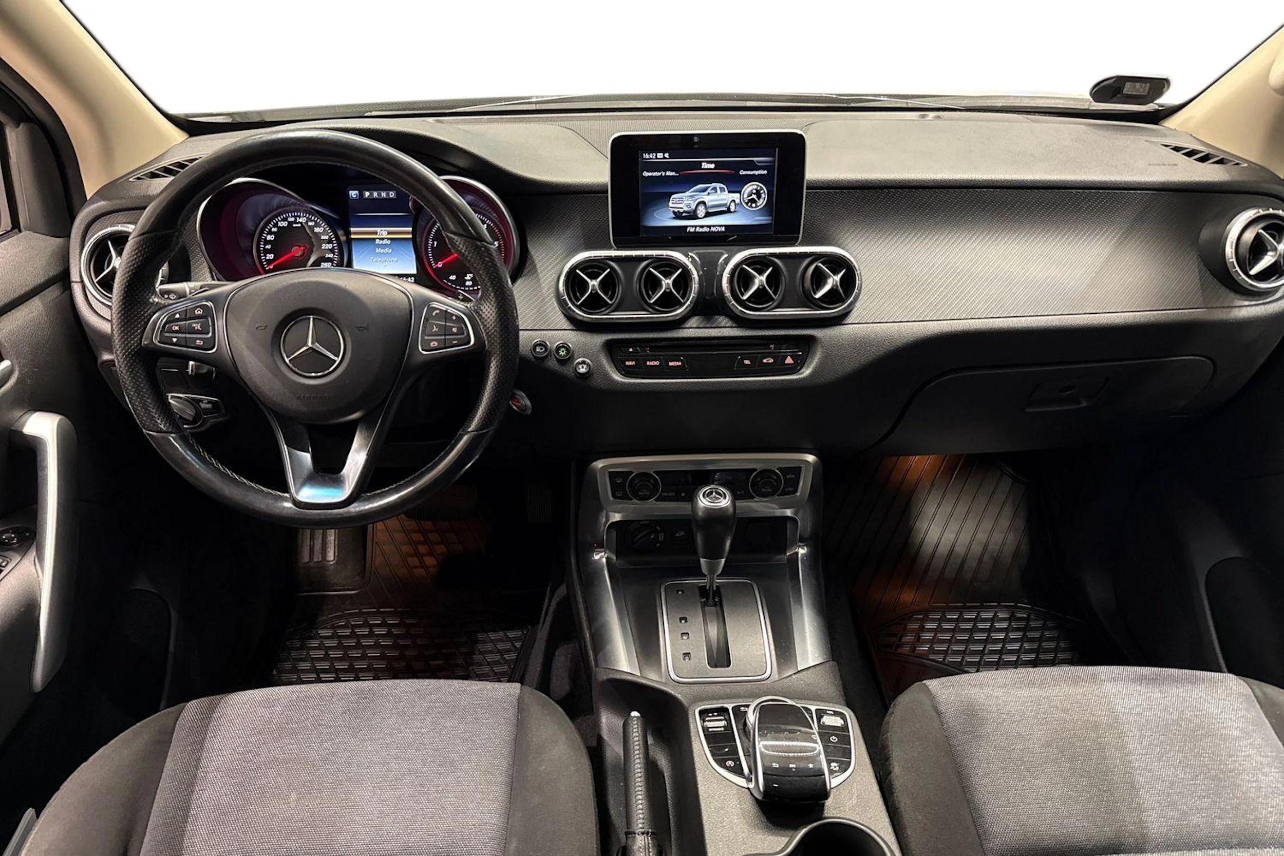 valkoinen Mercedes-Benz X 2020 kuva 9.