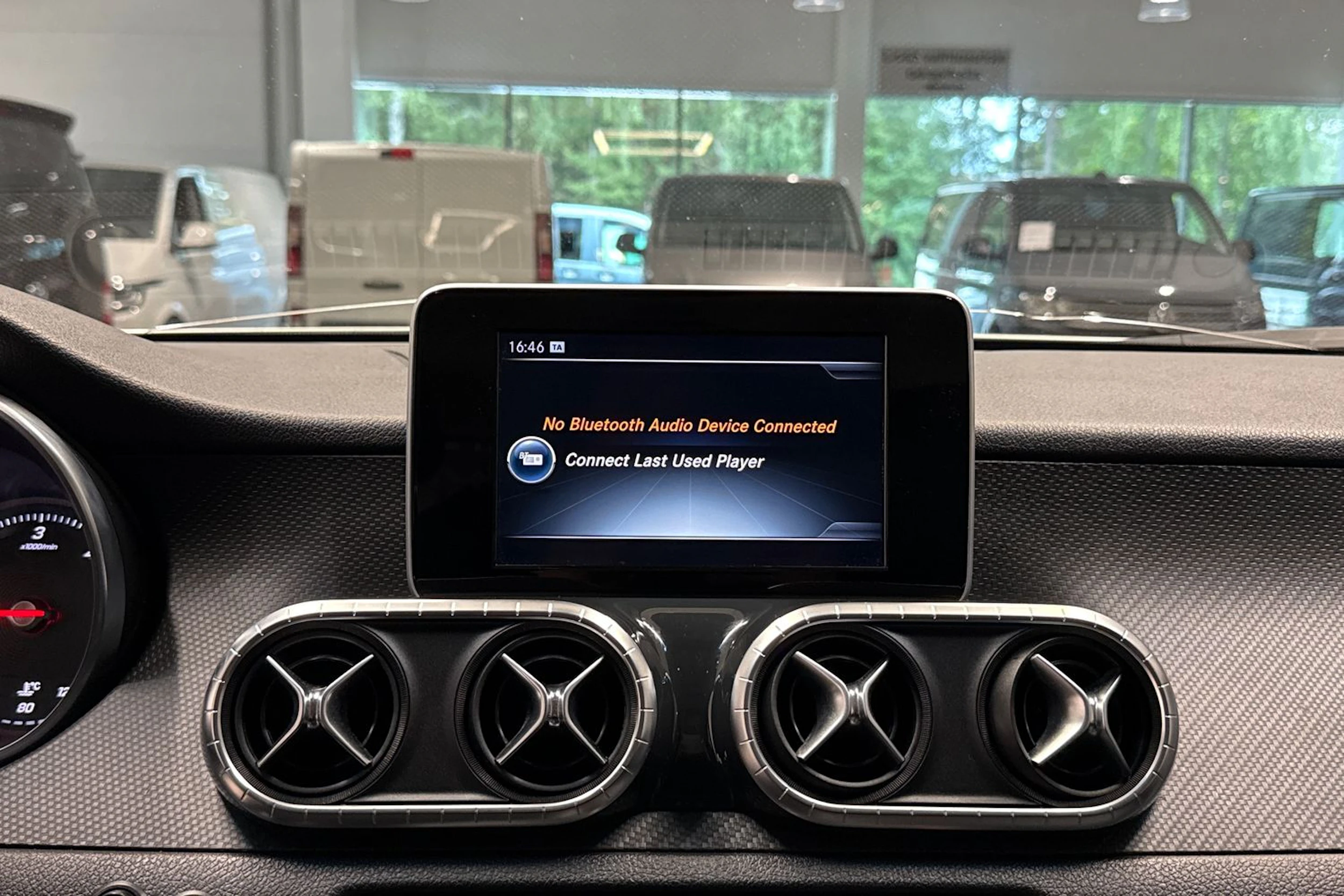 valkoinen Mercedes-Benz X 2020 kuva 22.
