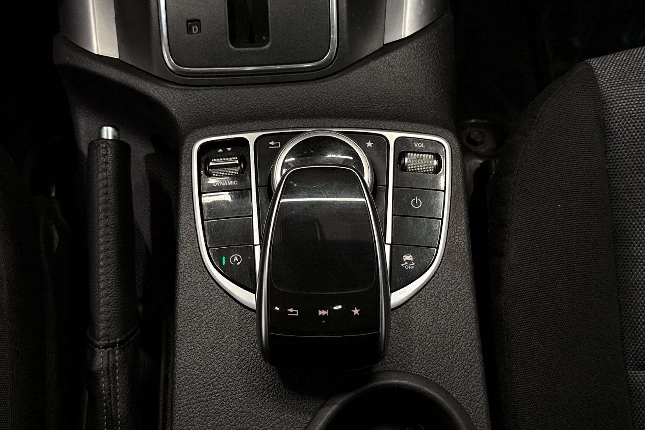 valkoinen Mercedes-Benz X 2020 kuva 24.