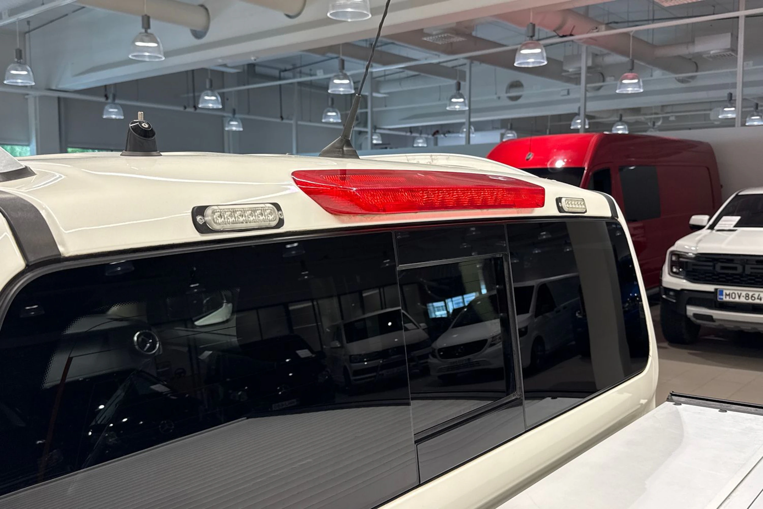 valkoinen Mercedes-Benz X 2020 kuva 28.