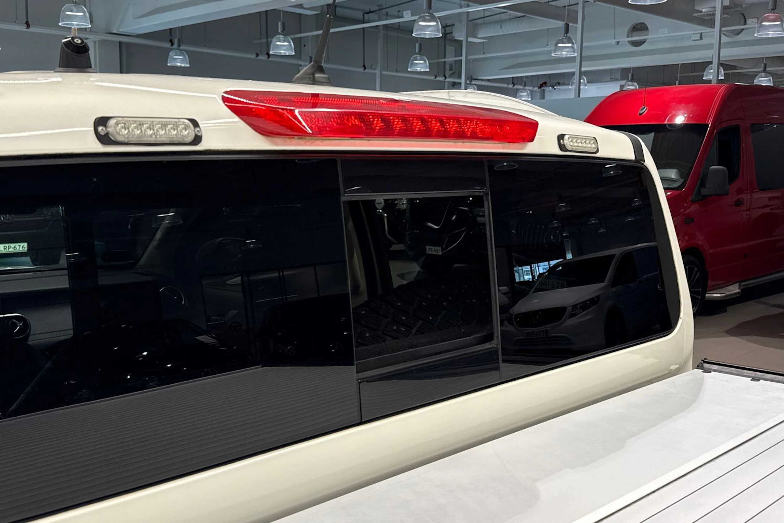 valkoinen Mercedes-Benz X 2020 kuva 29.