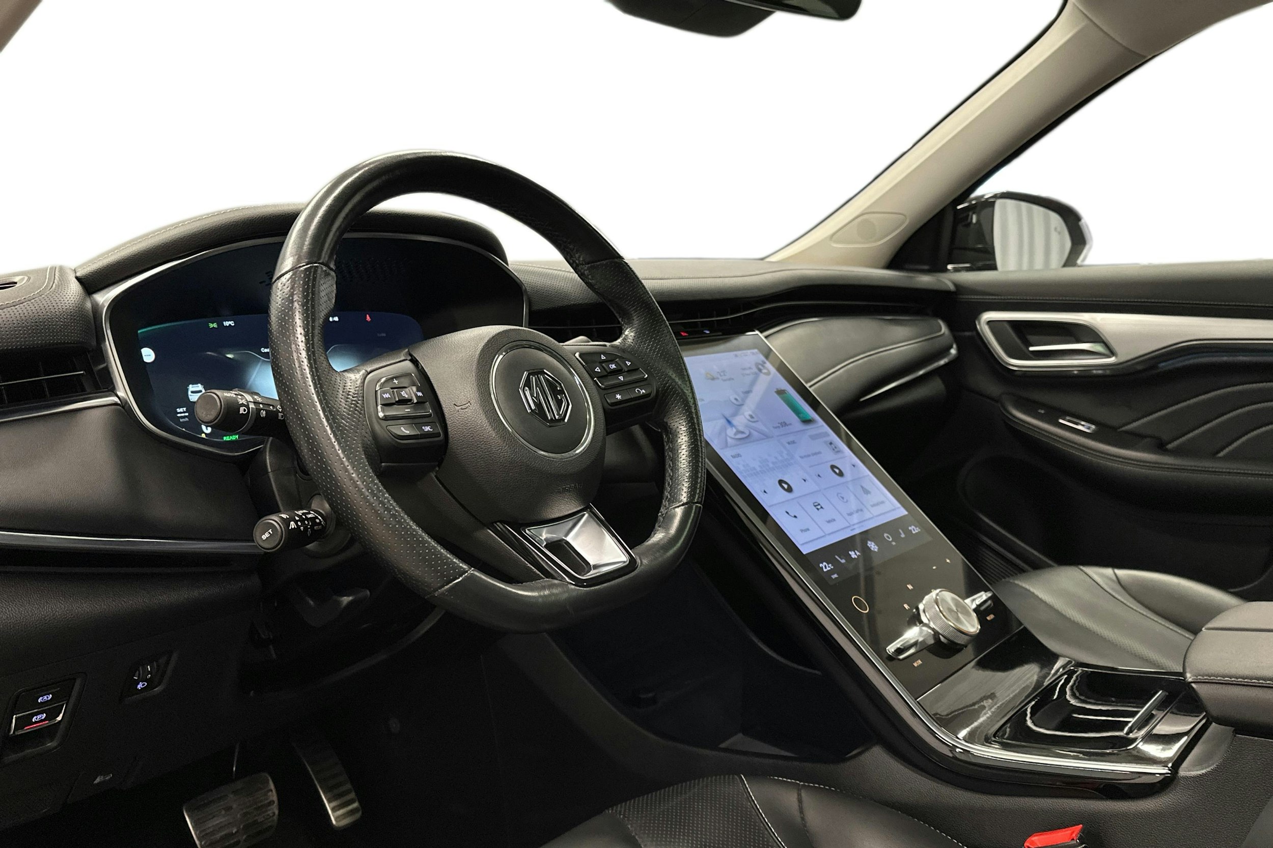 sininen MG Marvel R 2022 kuva 7.