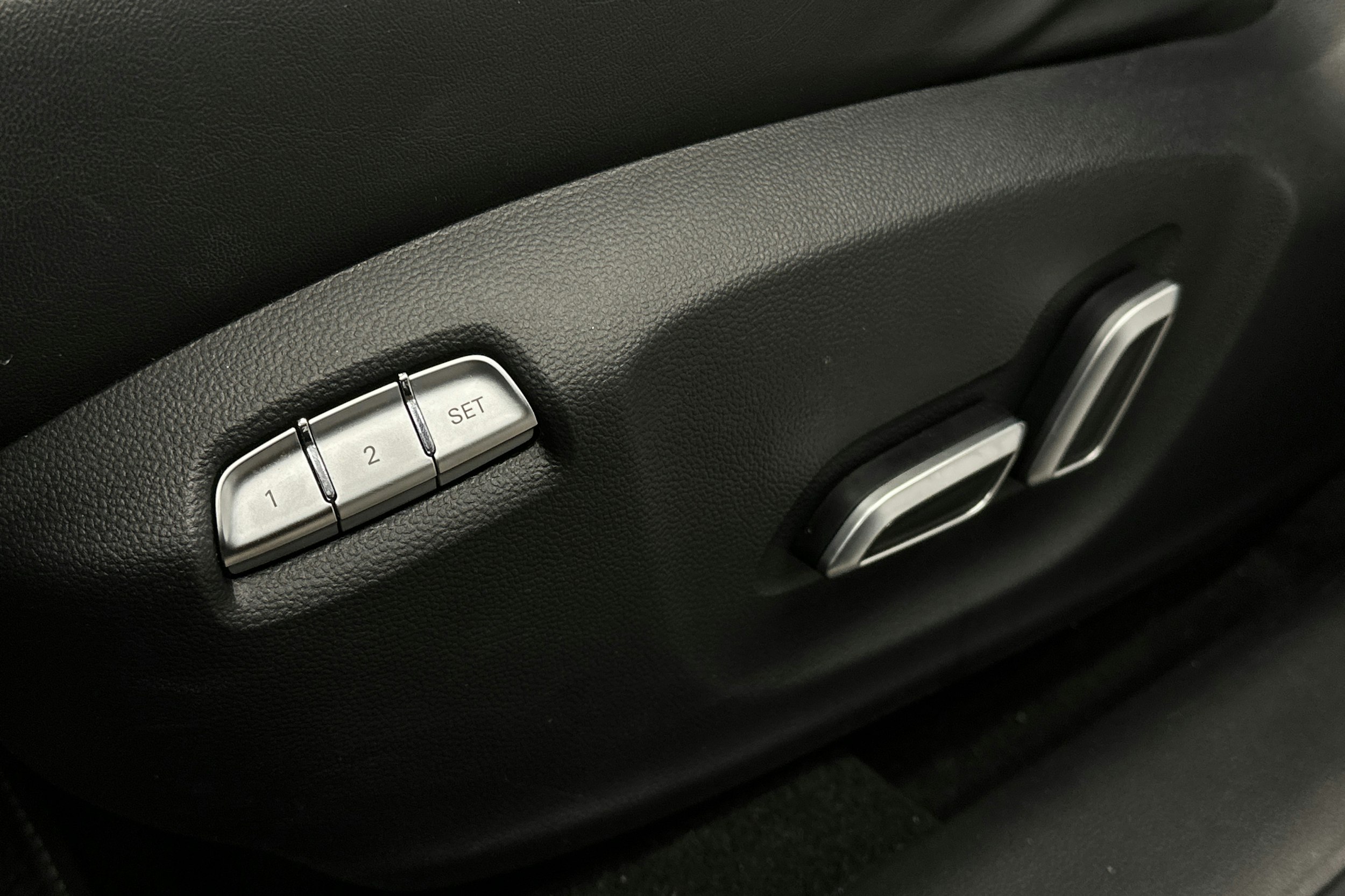 sininen MG Marvel R 2022 kuva 17.