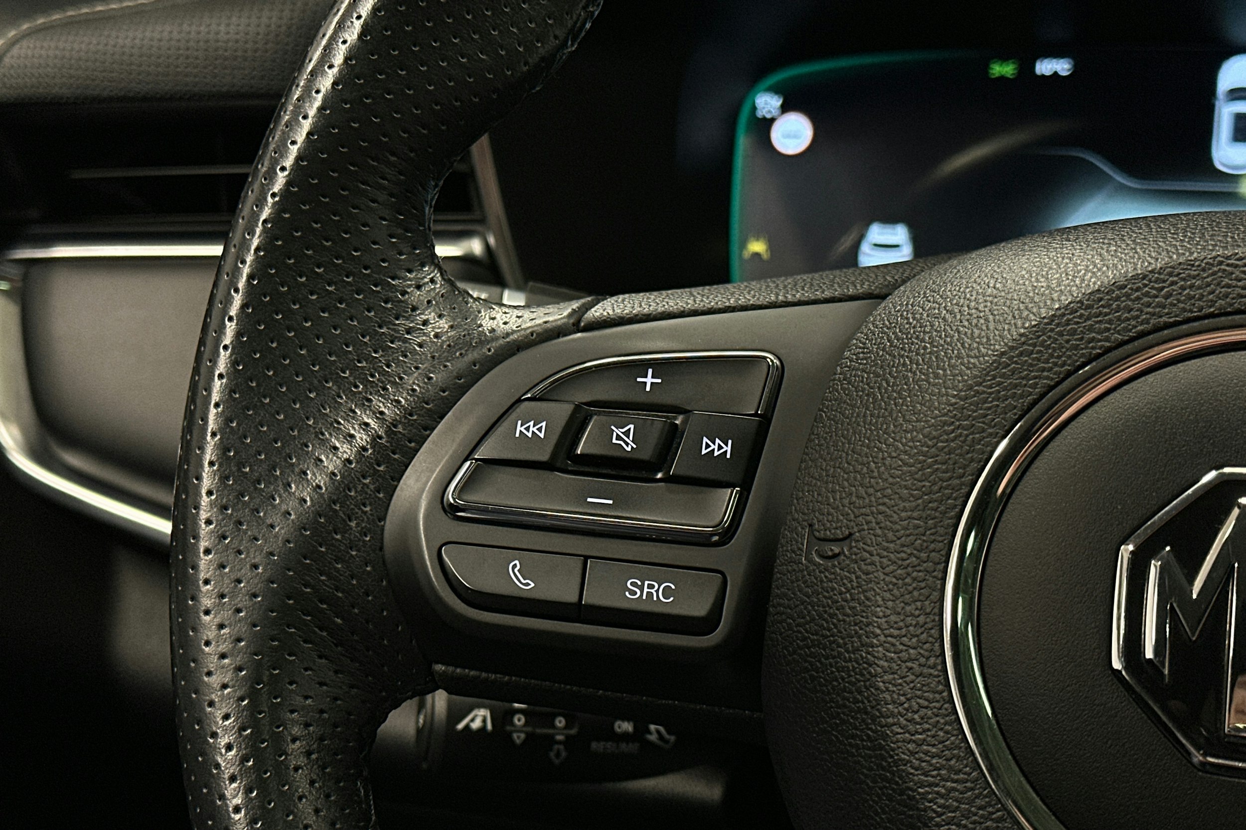 sininen MG Marvel R 2022 kuva 20.