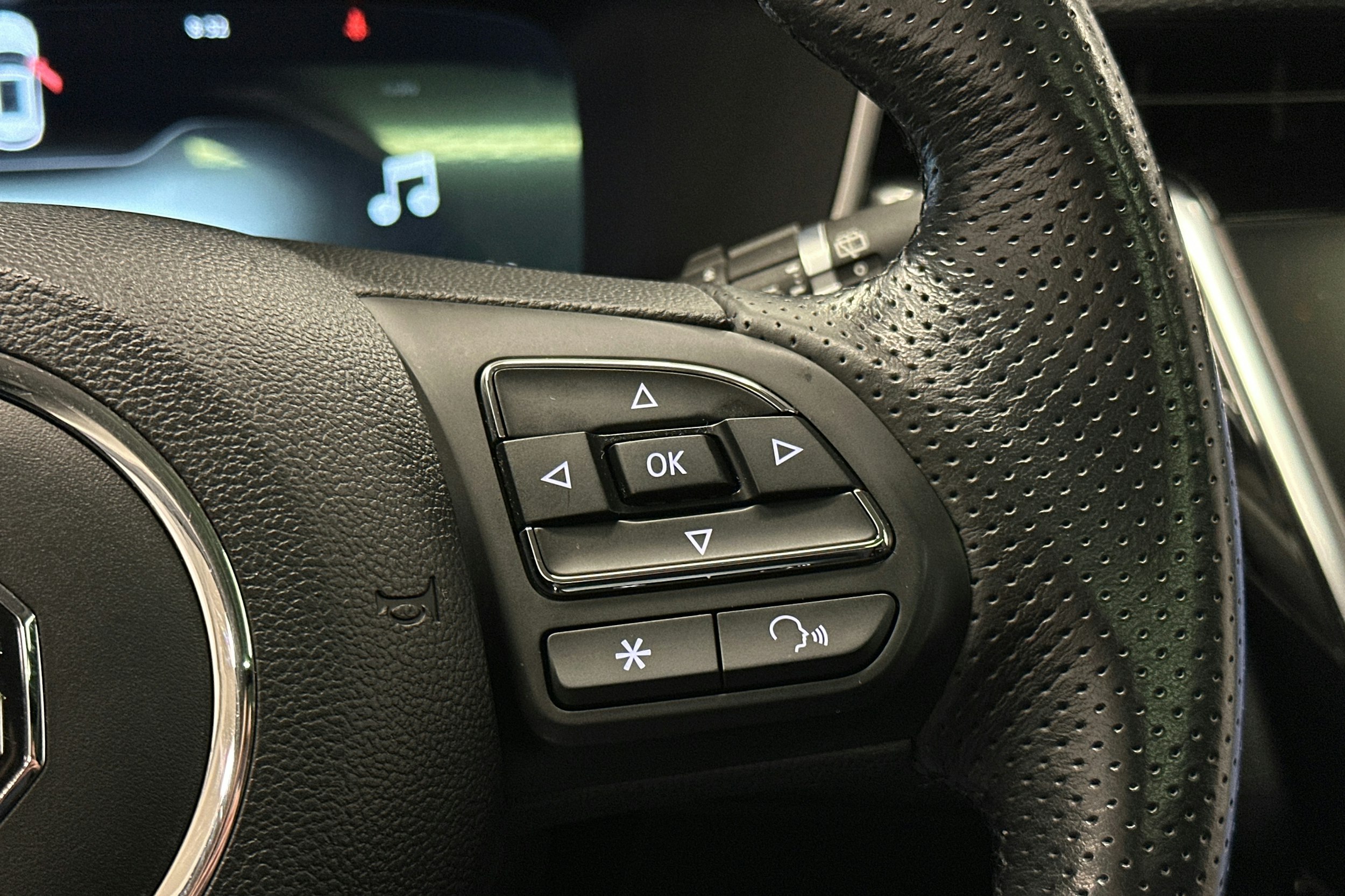 sininen MG Marvel R 2022 kuva 21.