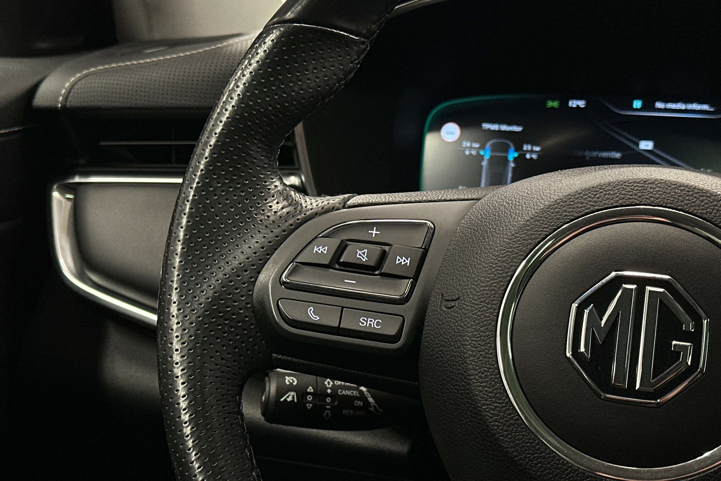 sininen MG Marvel R 2022 kuva 16.