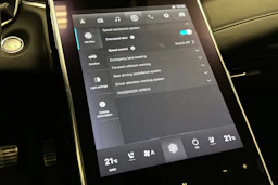 sininen MG Marvel R 2022 kuva 22.