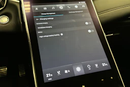 sininen MG Marvel R 2022 kuva 23.