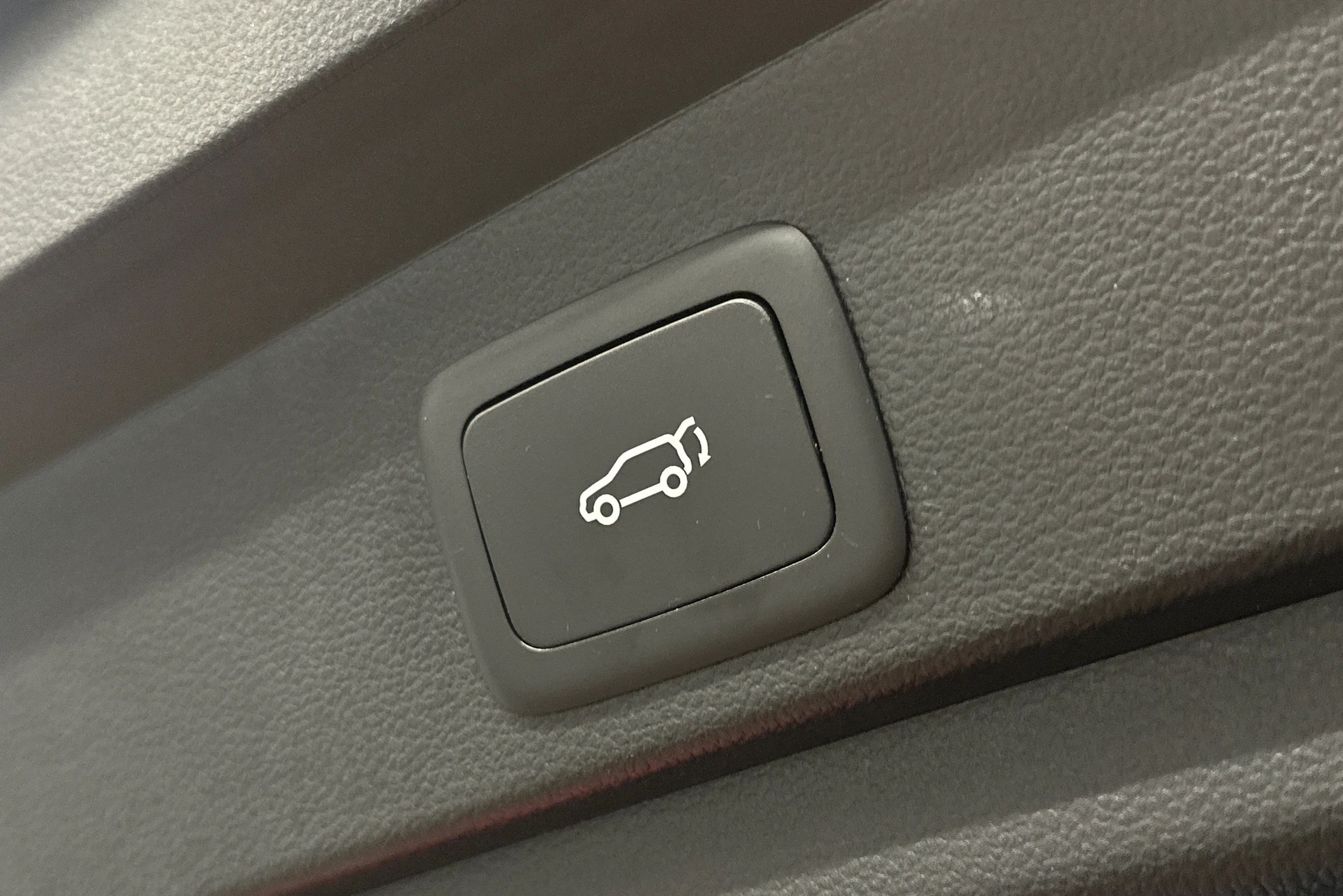 sininen MG Marvel R 2022 kuva 12.