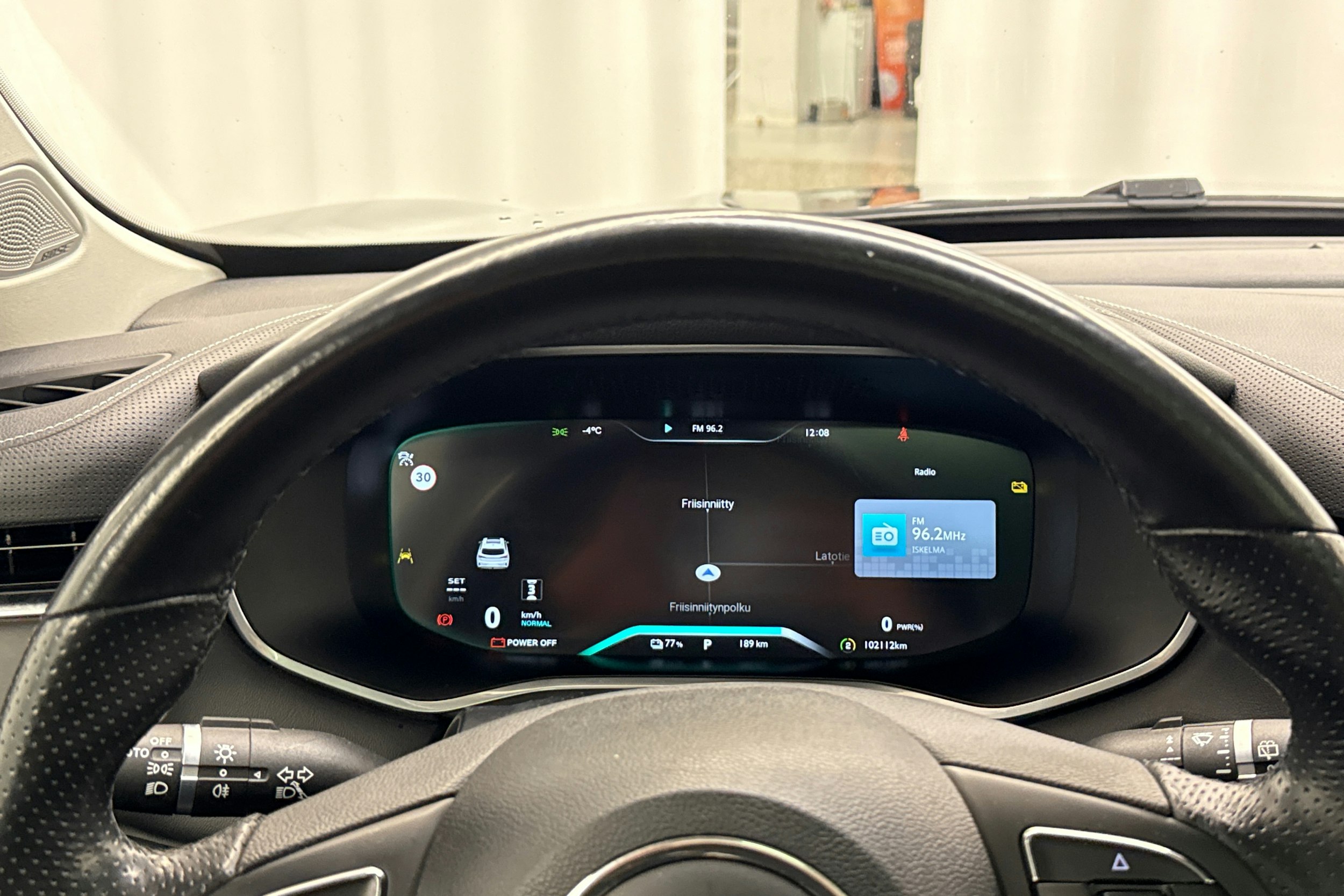 harmaa MG Marvel R 2023 kuva 17.