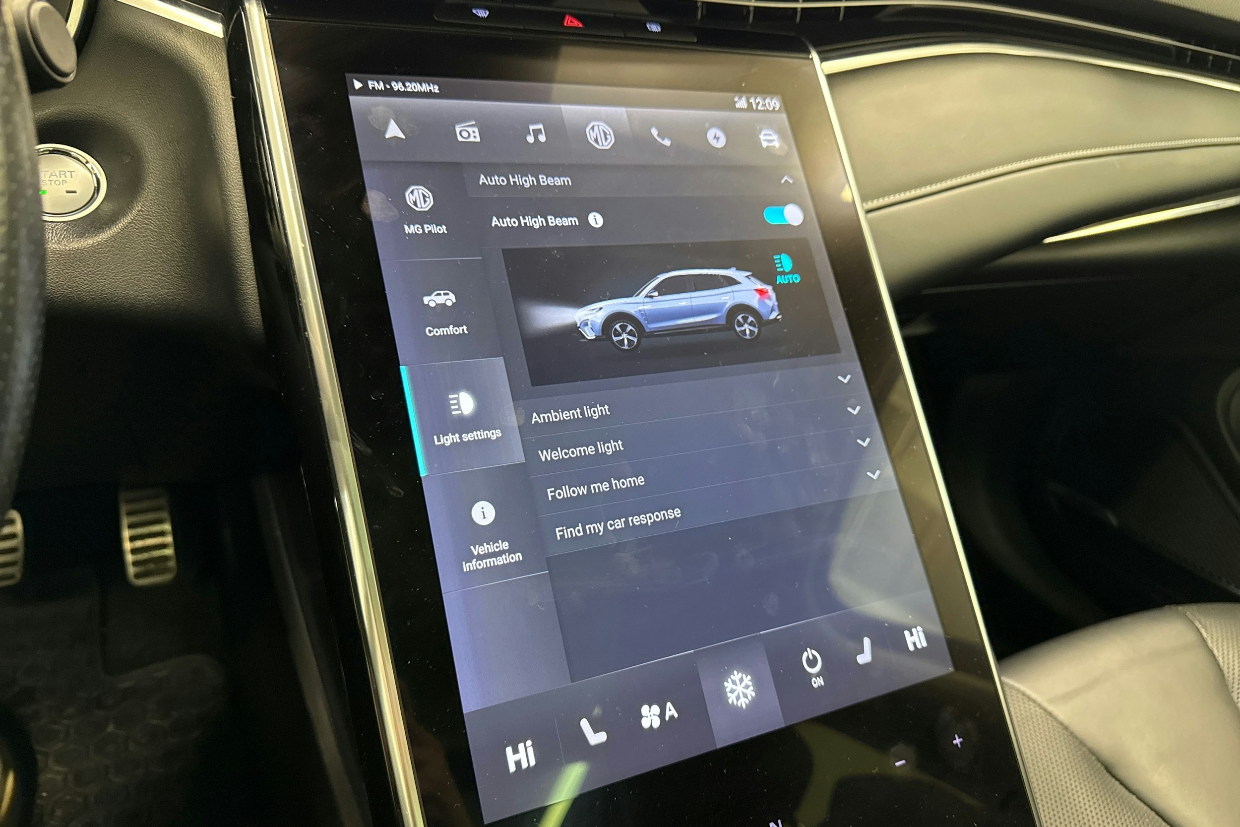 harmaa MG Marvel R 2023 kuva 22.