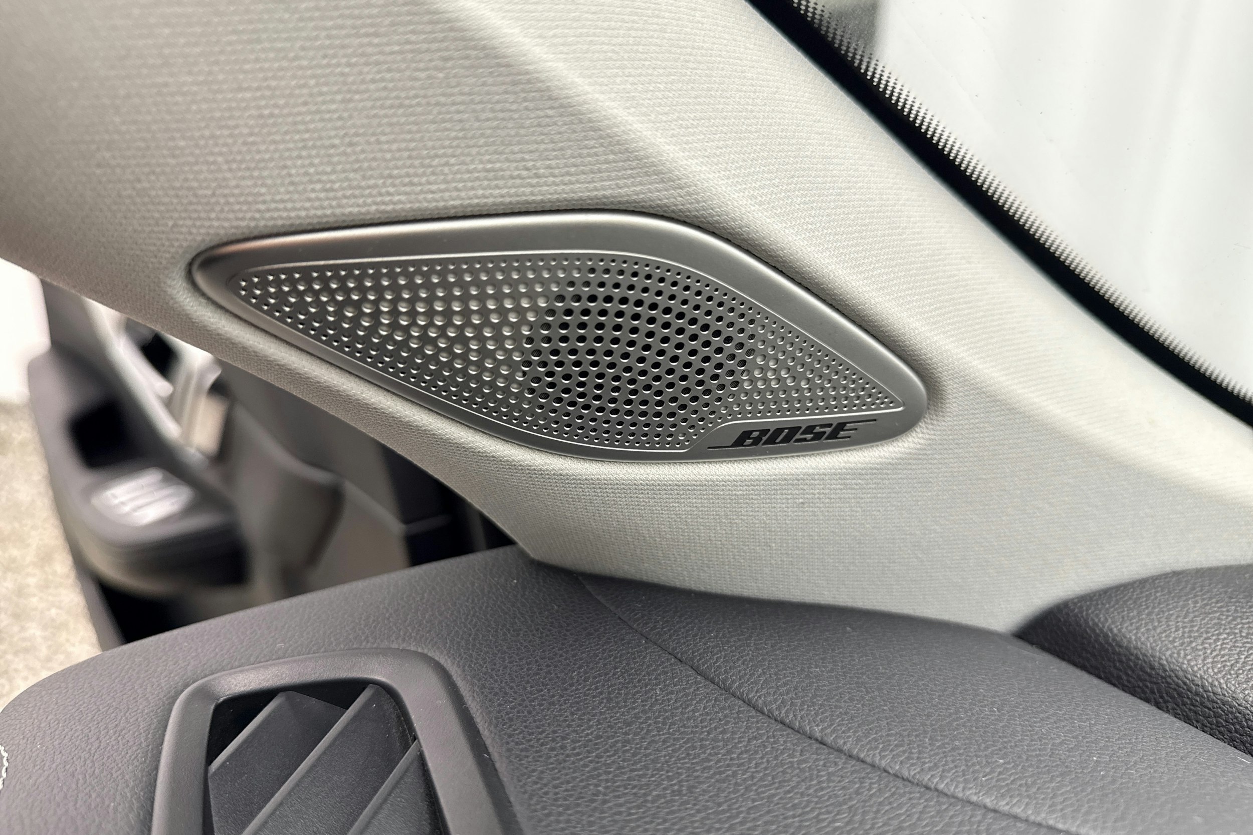 harmaa MG Marvel R 2023 kuva 24.